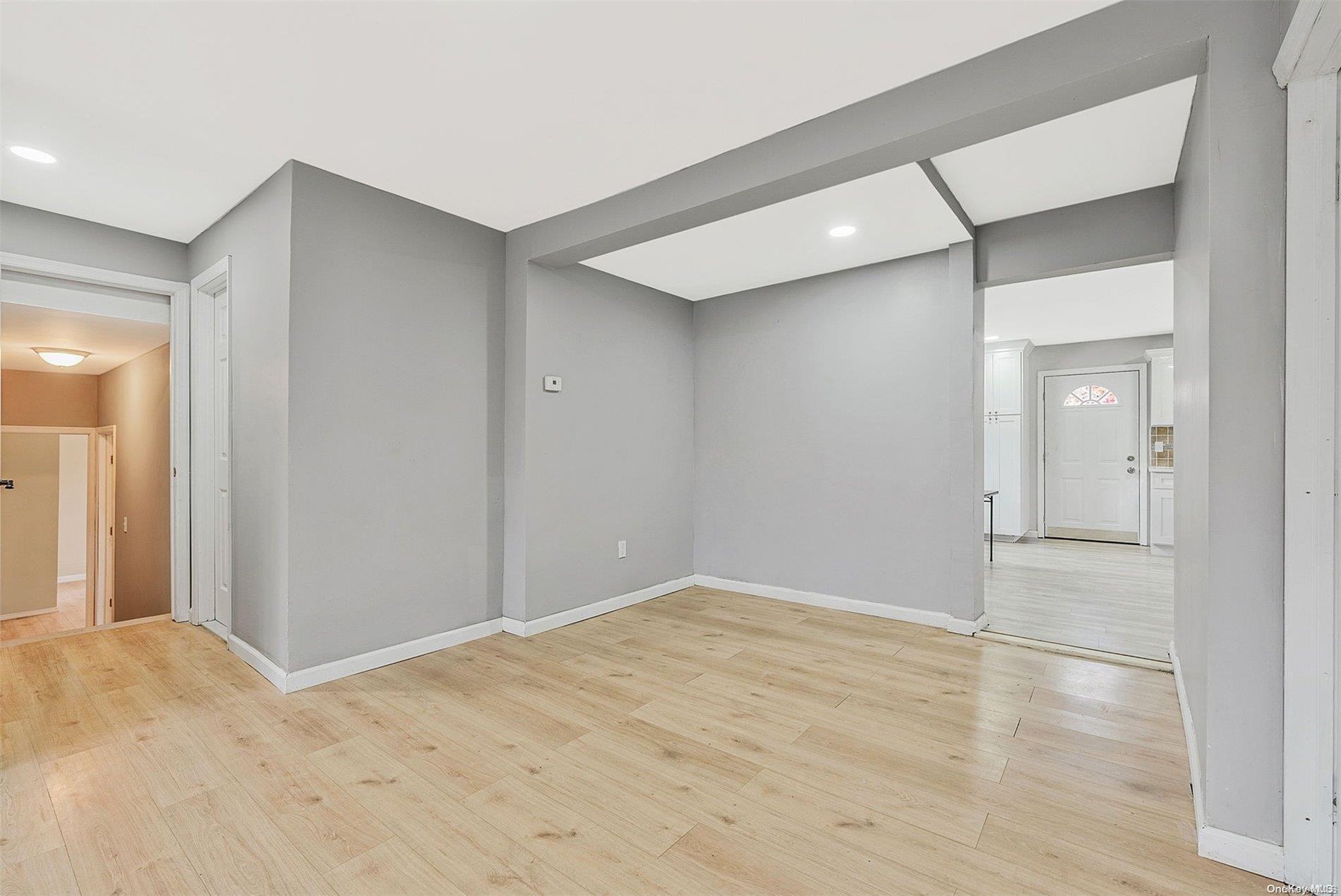 Single Family Jefferson  Suffolk County, NY 11951, MLS-L3587391-7