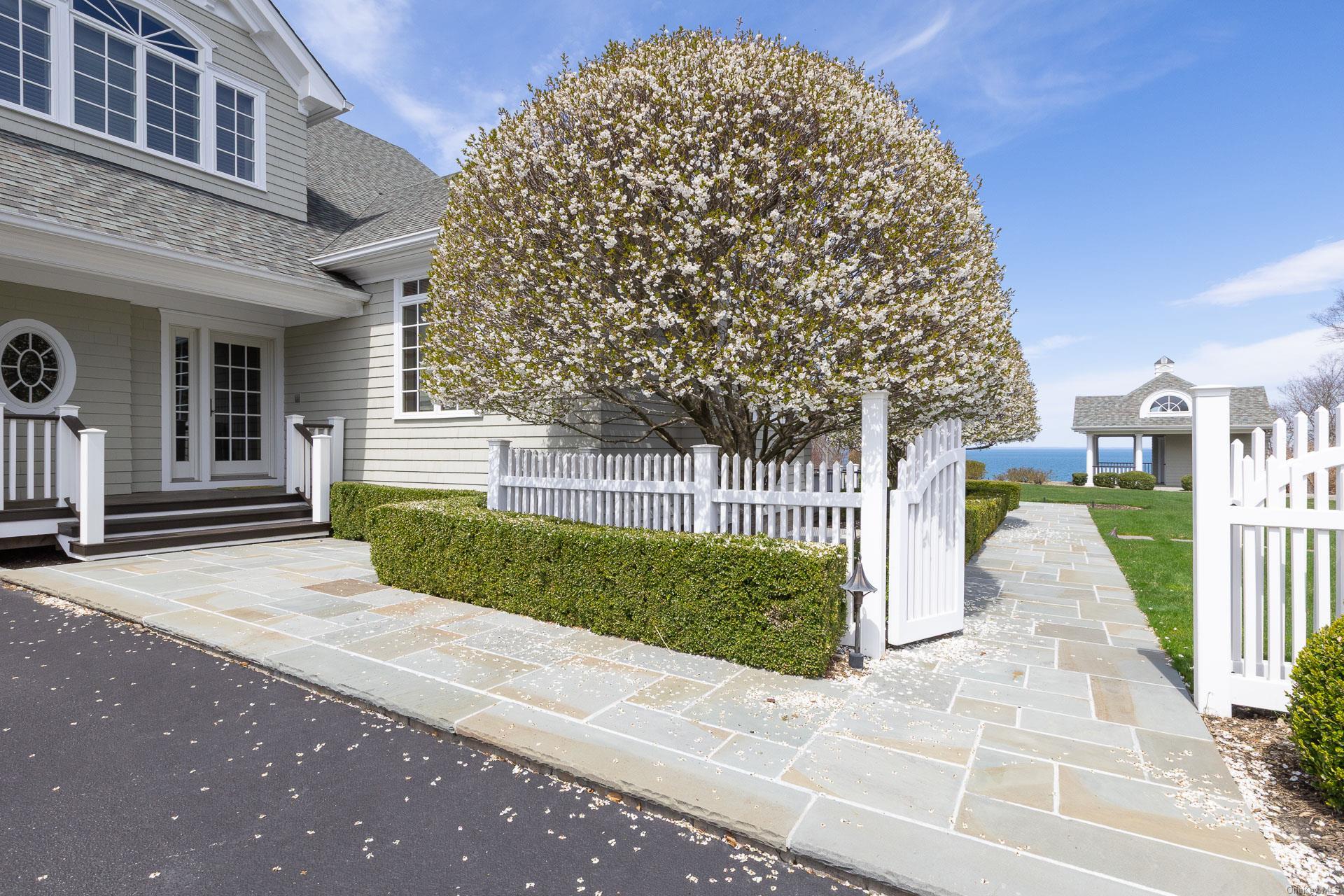 Single Family Short Beach  Suffolk County, NY 11780, MLS-L3587428-32