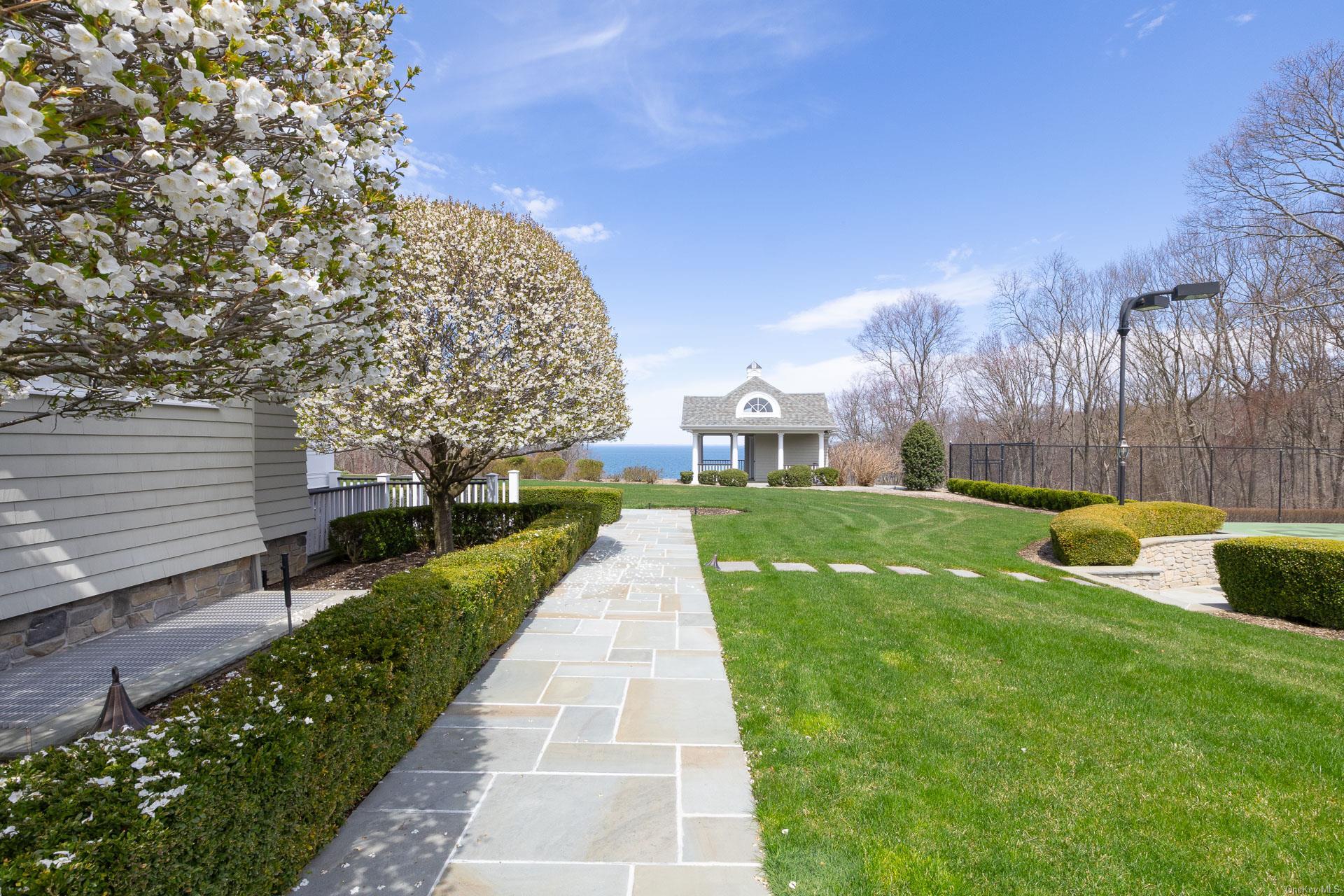 Single Family Short Beach  Suffolk County, NY 11780, MLS-L3587428-33