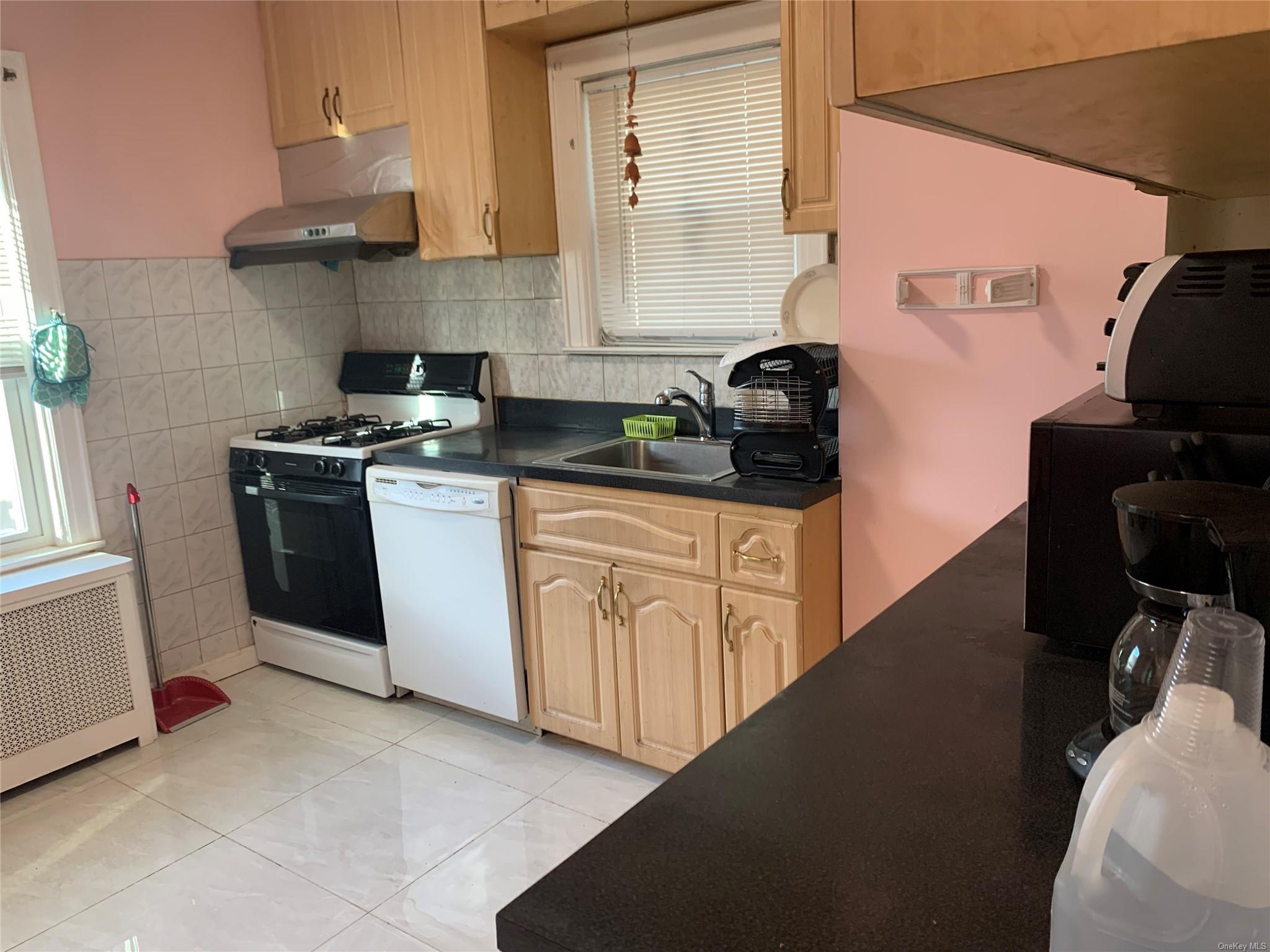 Single Family 218  Queens, NY 11428, MLS-L3587437-16