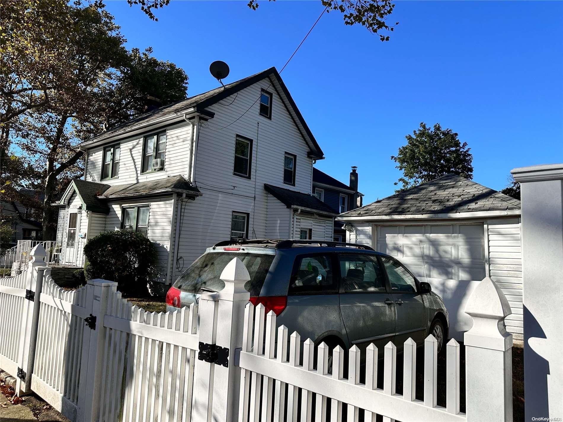 Single Family Witthoff  Queens, NY 11429, MLS-L3587715-4