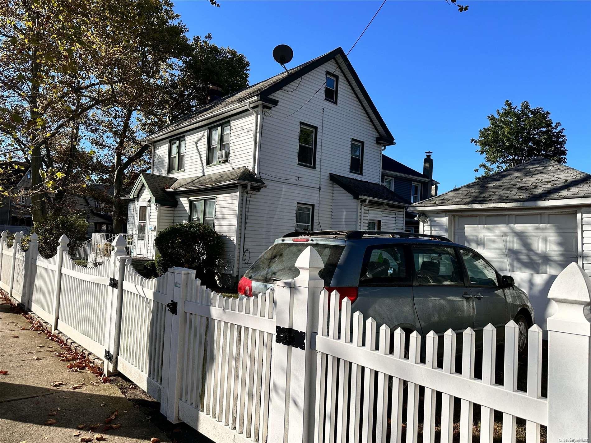 Single Family Witthoff  Queens, NY 11429, MLS-L3587715-5