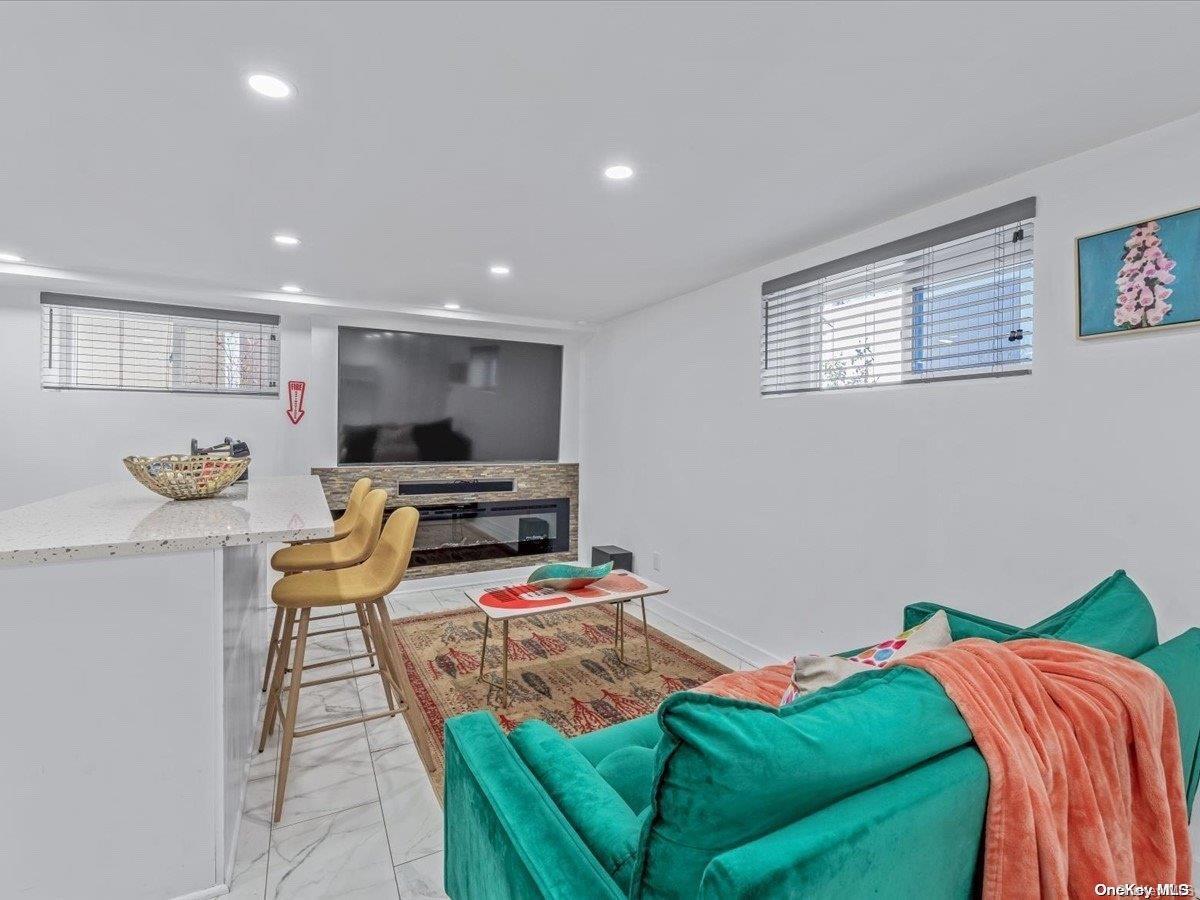 Single Family 145th  Queens, NY 11413, MLS-L3587737-13