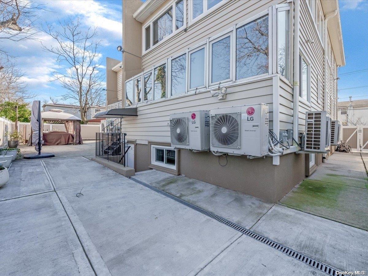 Single Family 145th  Queens, NY 11413, MLS-L3587737-15