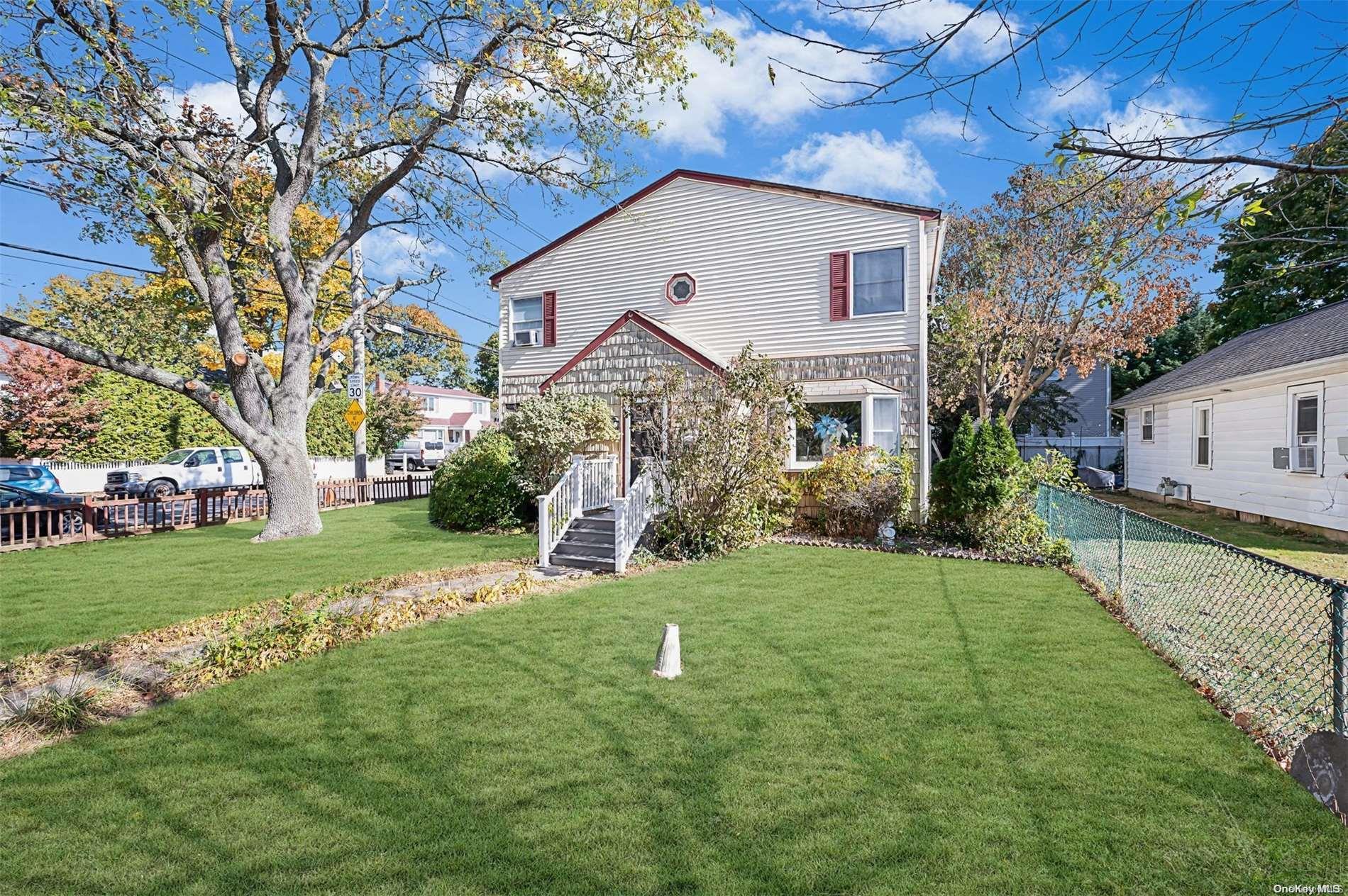 Single Family Central  Nassau County, NY 11550, MLS-L3587885-2