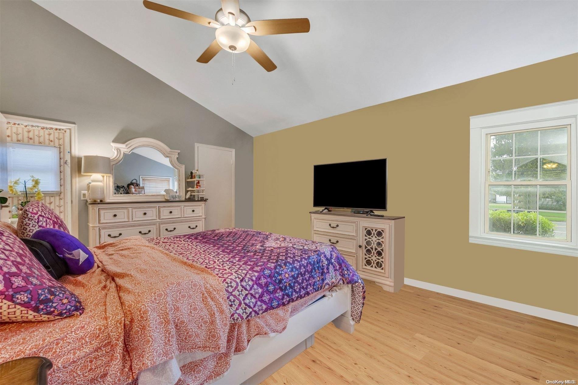 Single Family Central  Nassau County, NY 11550, MLS-L3587885-8