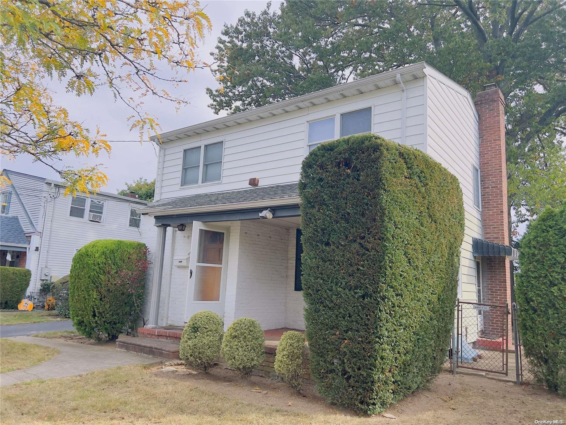 Single Family Park  Nassau County, NY 11040, MLS-L3587894-3