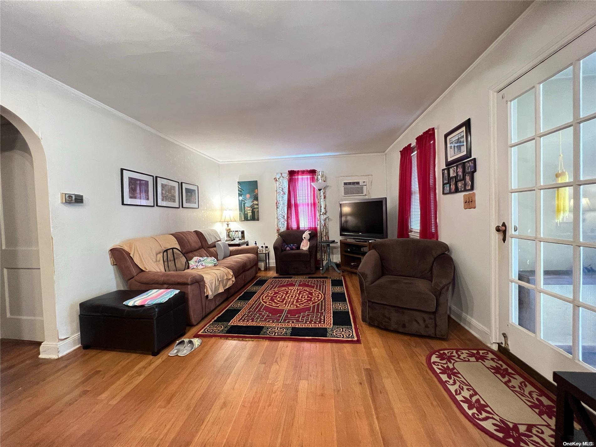 Single Family Park  Nassau County, NY 11040, MLS-L3587894-5