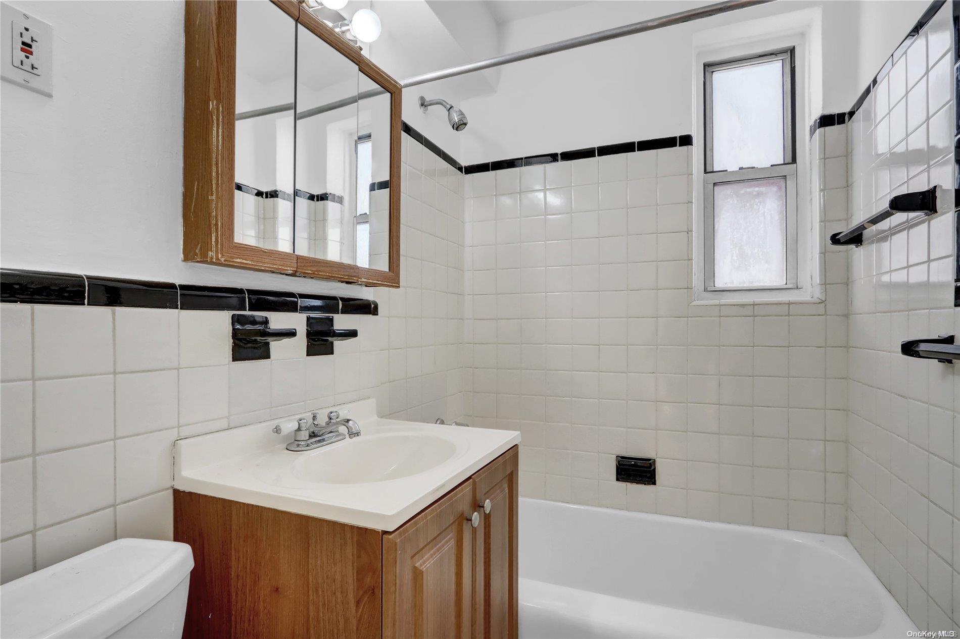 Coop Avenue H  Brooklyn, NY 11210, MLS-L3587948-17