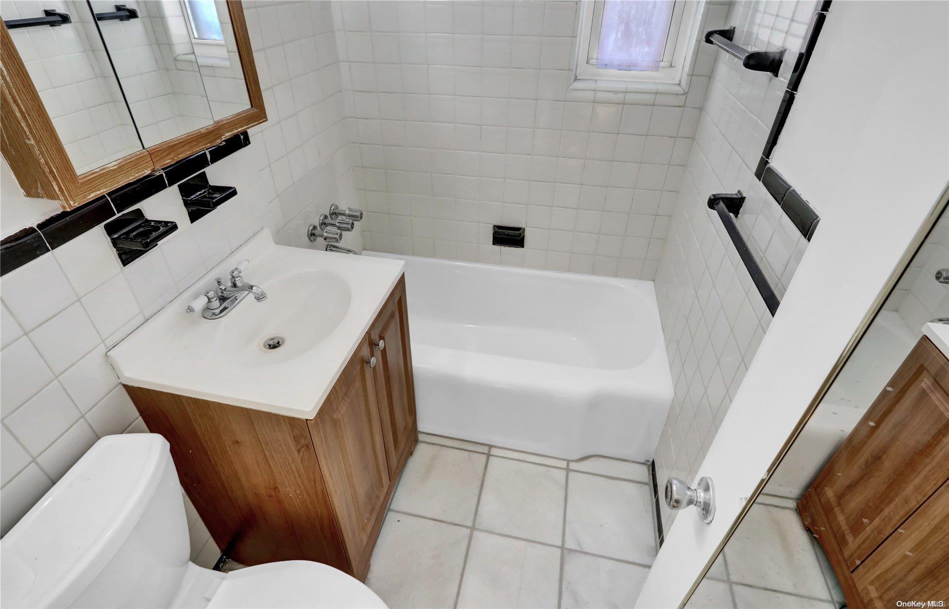 Coop Avenue H  Brooklyn, NY 11210, MLS-L3587948-18