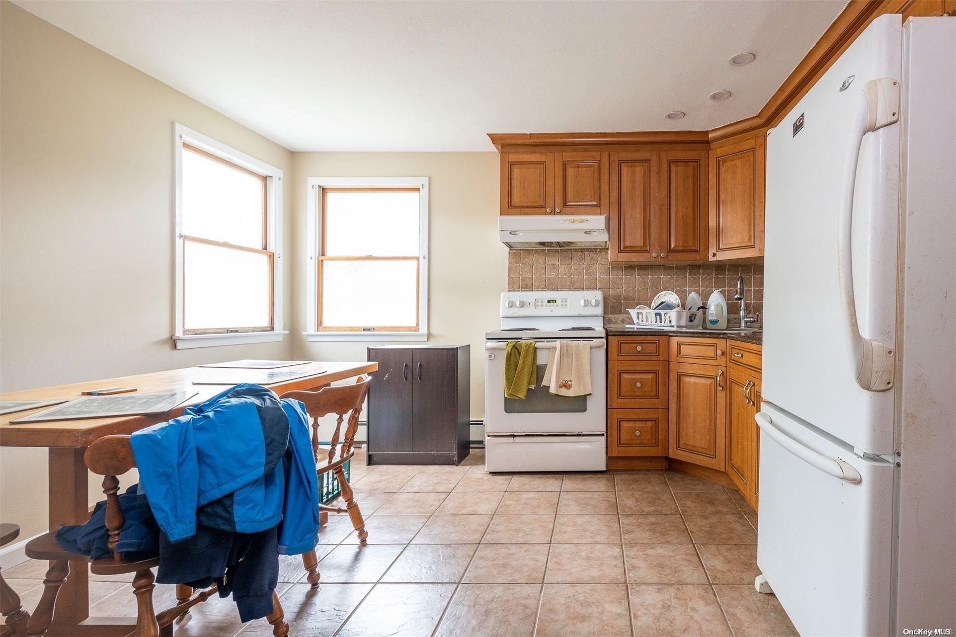 Single Family Stratler  Suffolk County, NY 11967, MLS-L3588014-10