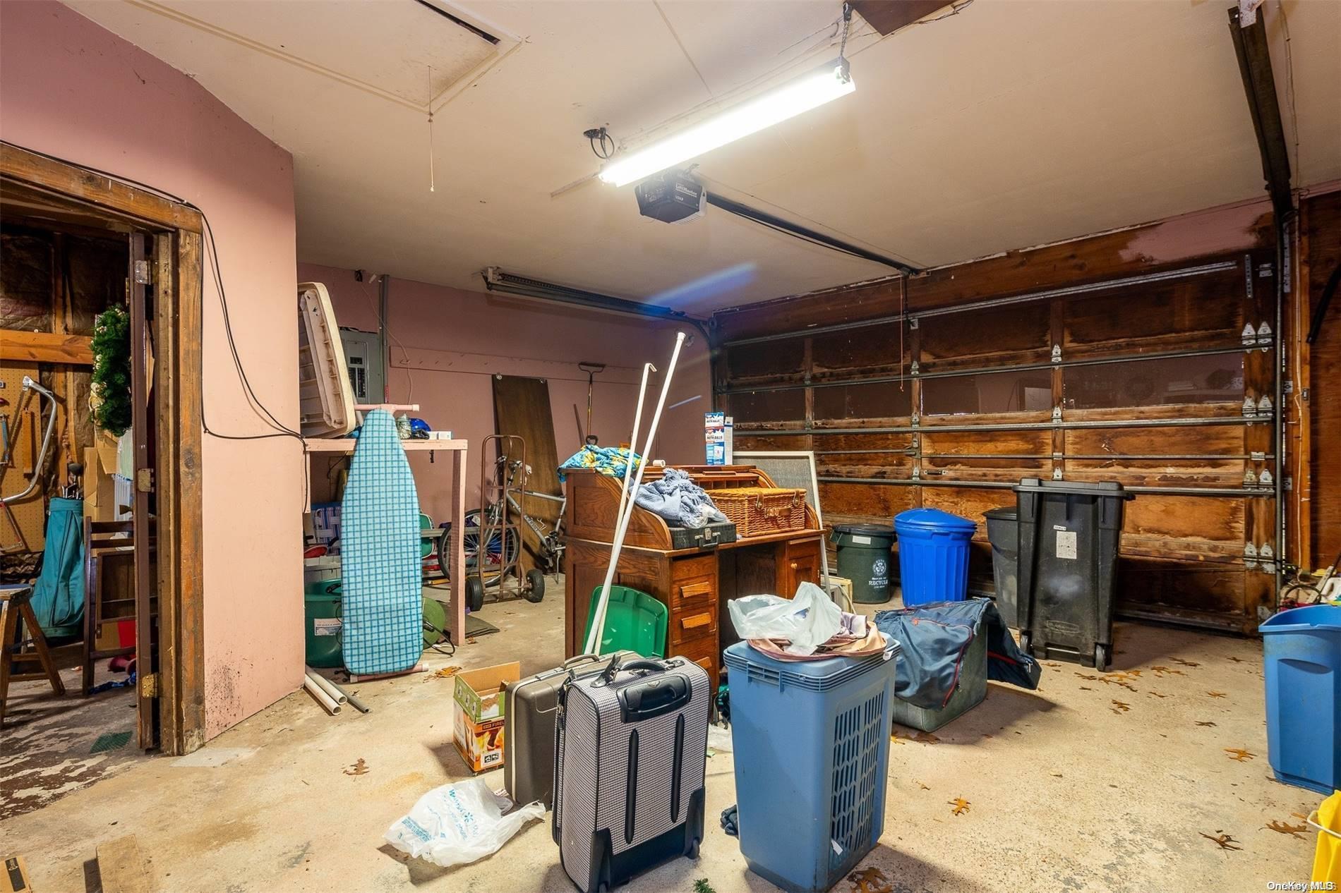 Single Family Stratler  Suffolk County, NY 11967, MLS-L3588014-16