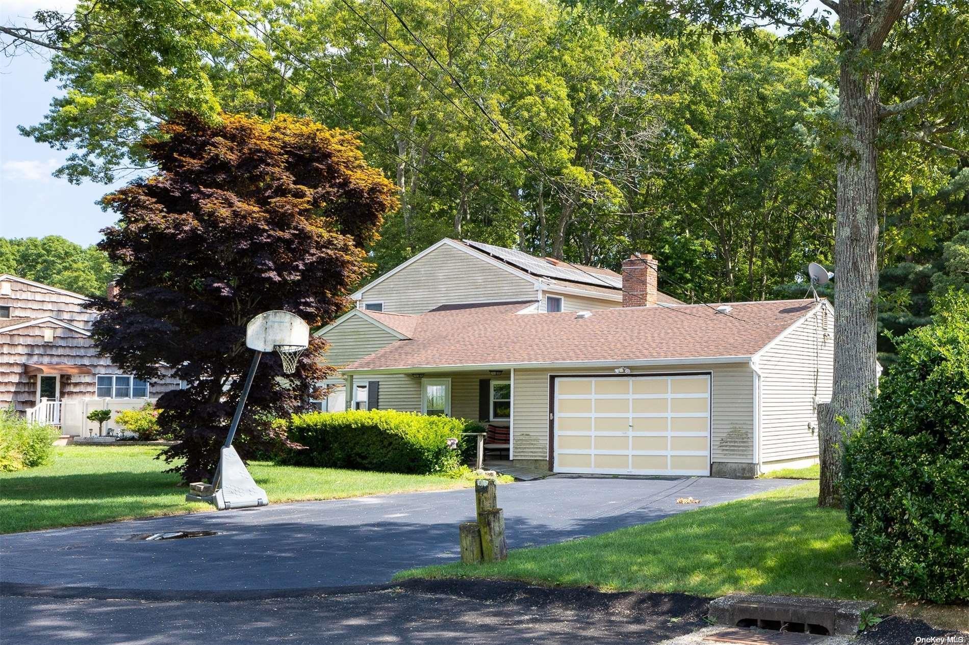 Single Family Stratler  Suffolk County, NY 11967, MLS-L3588014-19