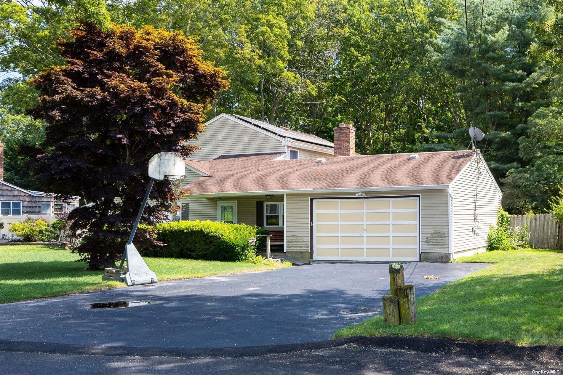 Single Family Stratler  Suffolk County, NY 11967, MLS-L3588014-20