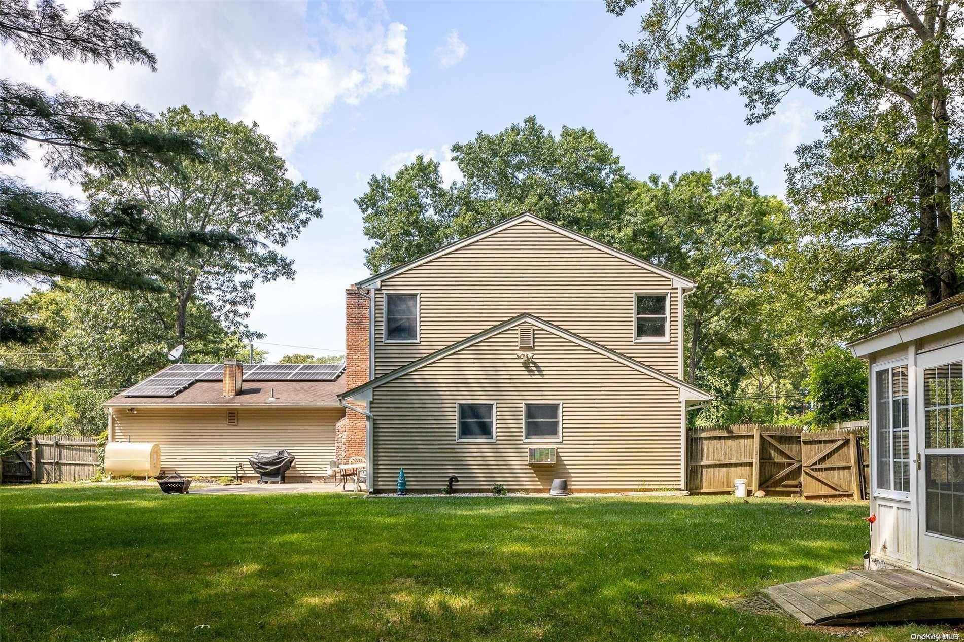Single Family Stratler  Suffolk County, NY 11967, MLS-L3588014-23