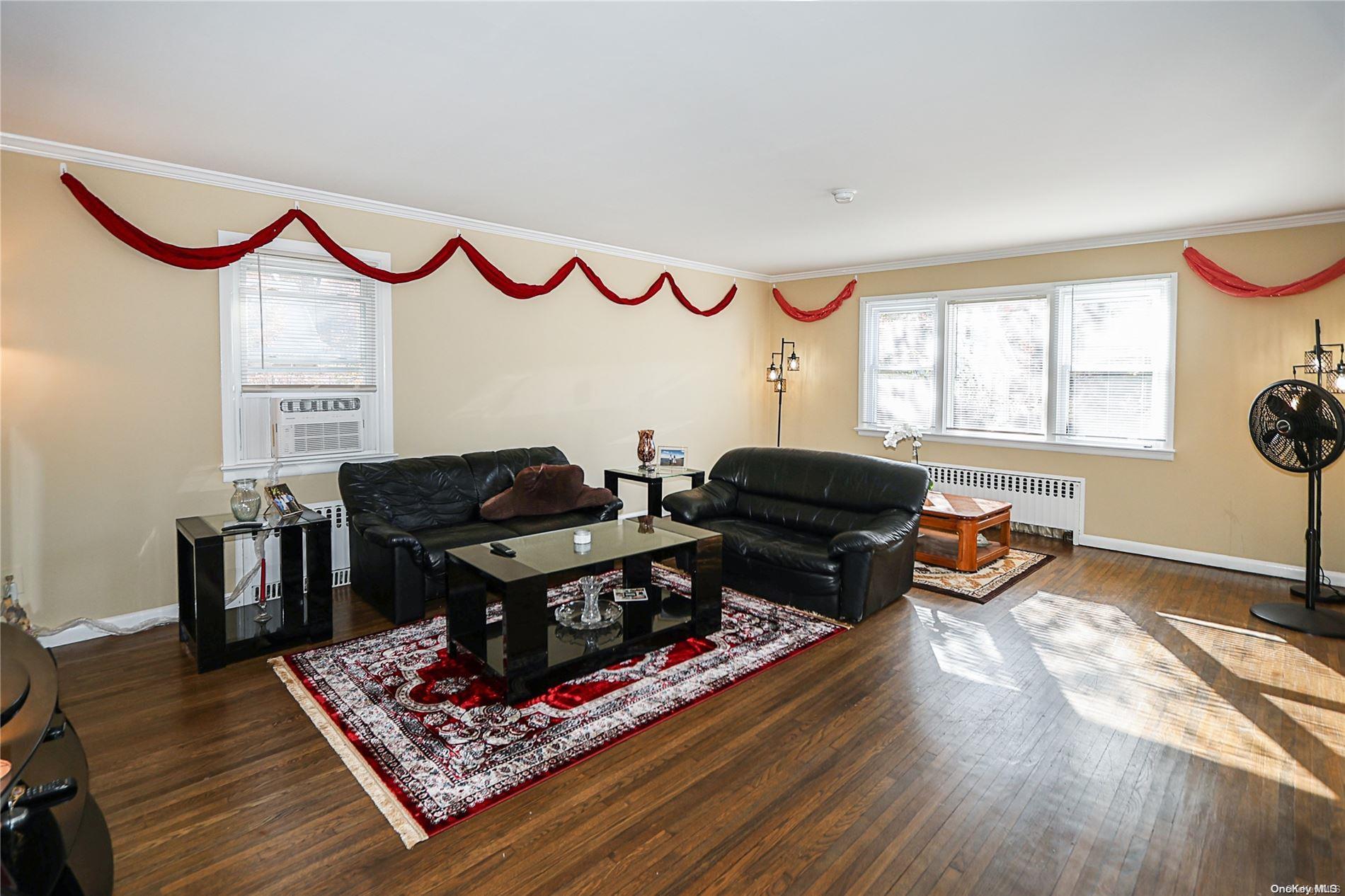 Single Family Titus  Nassau County, NY 11542, MLS-L3588151-10
