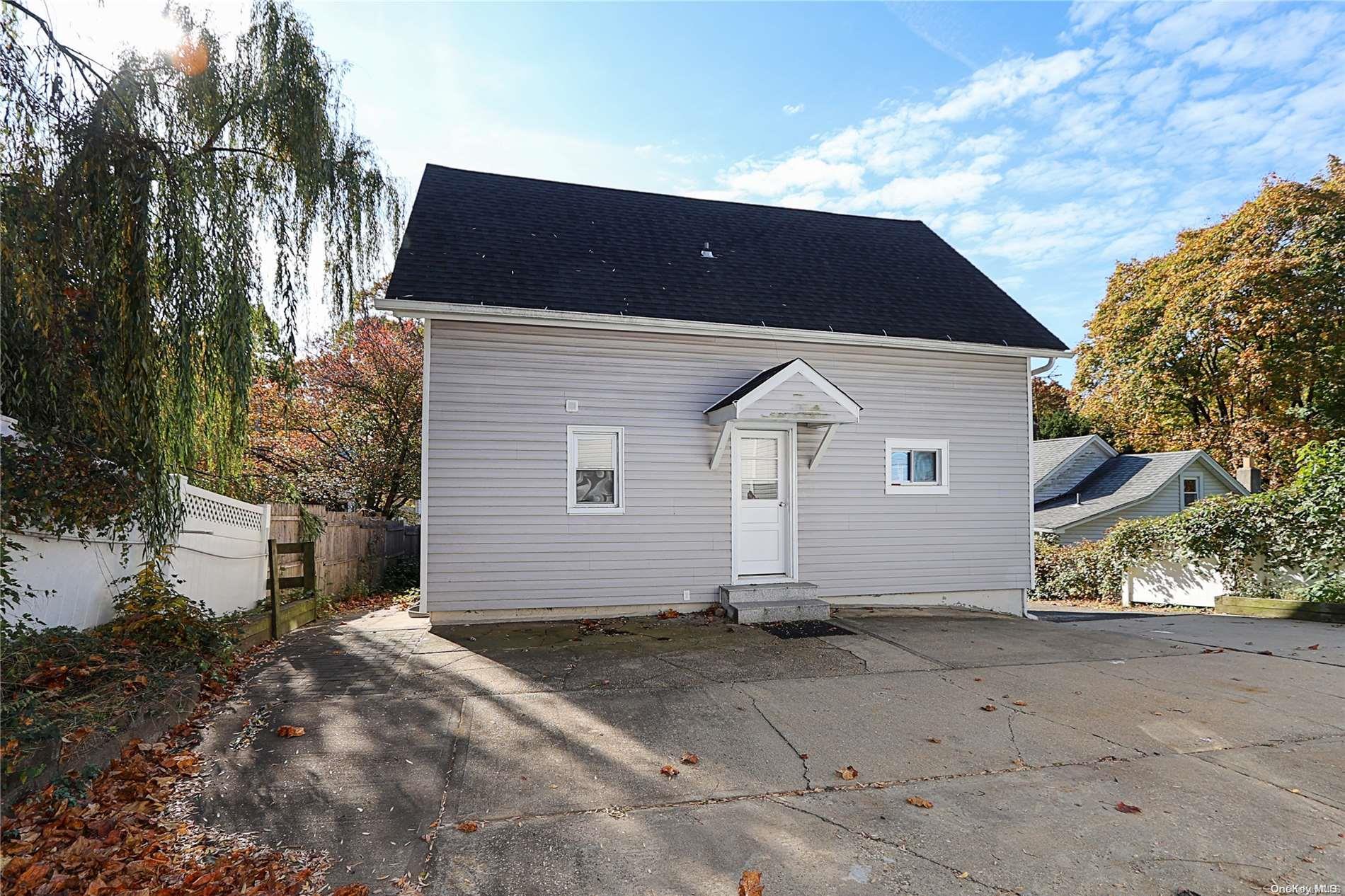 Single Family Titus  Nassau County, NY 11542, MLS-L3588151-19
