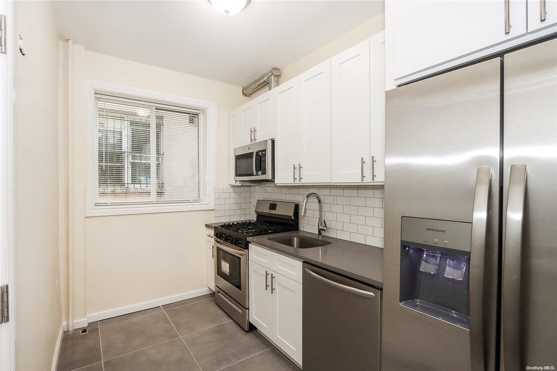 Single Family 32nd  Queens, NY 11370, MLS-L3588180-12