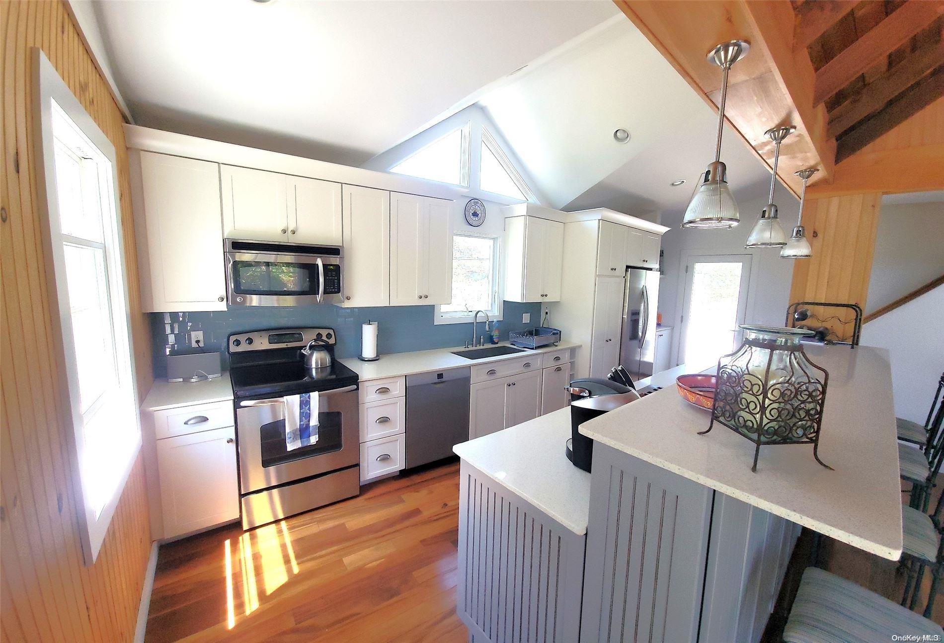Single Family Pine  Suffolk County, NY 11706, MLS-L3588211-4
