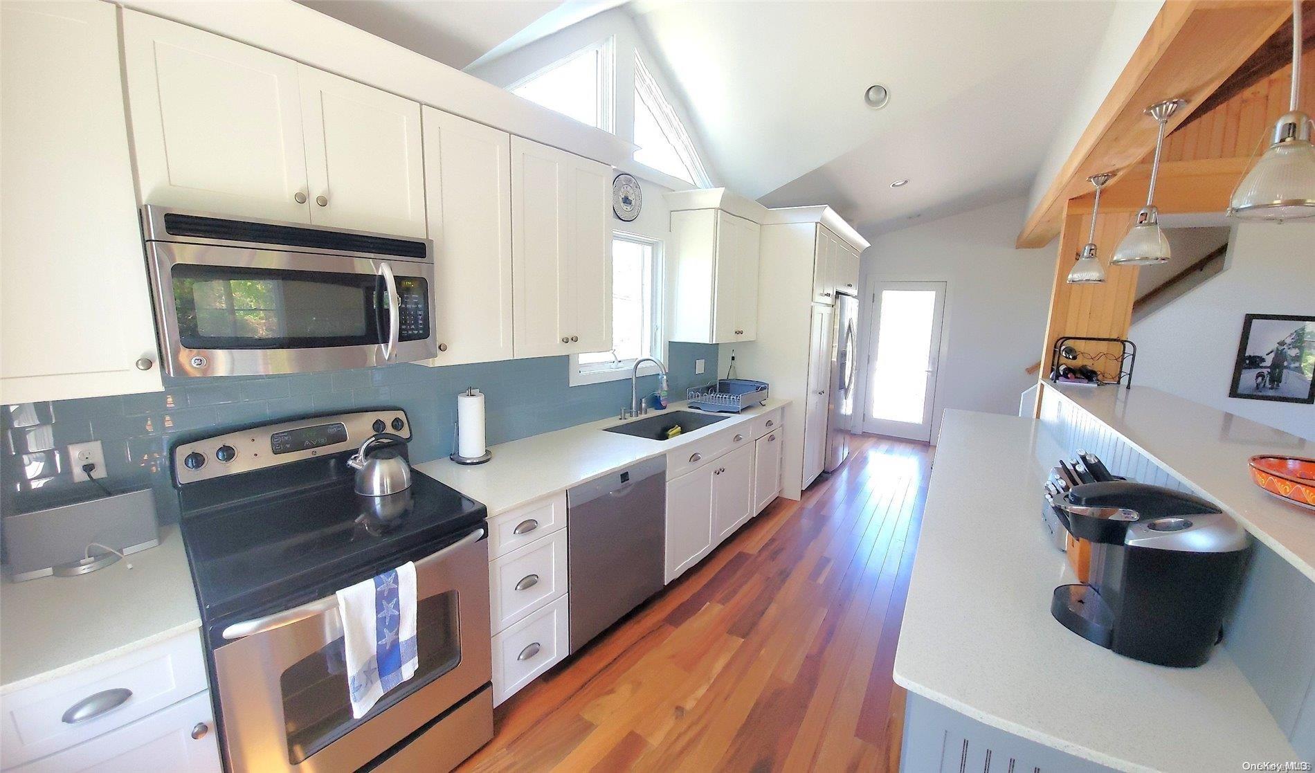 Single Family Pine  Suffolk County, NY 11706, MLS-L3588211-6