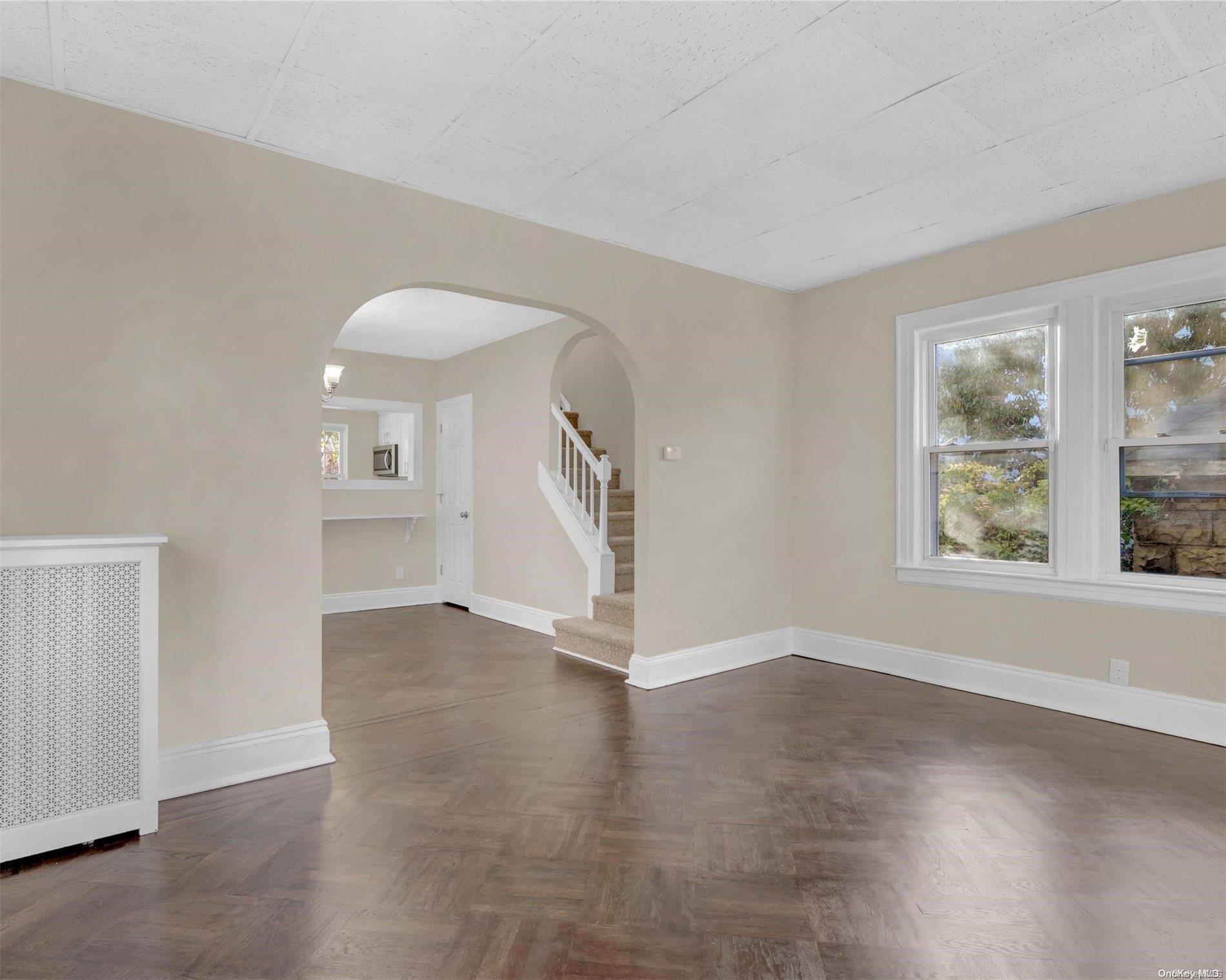 Single Family 226th  Nassau County, NY 11001, MLS-L3588528-4