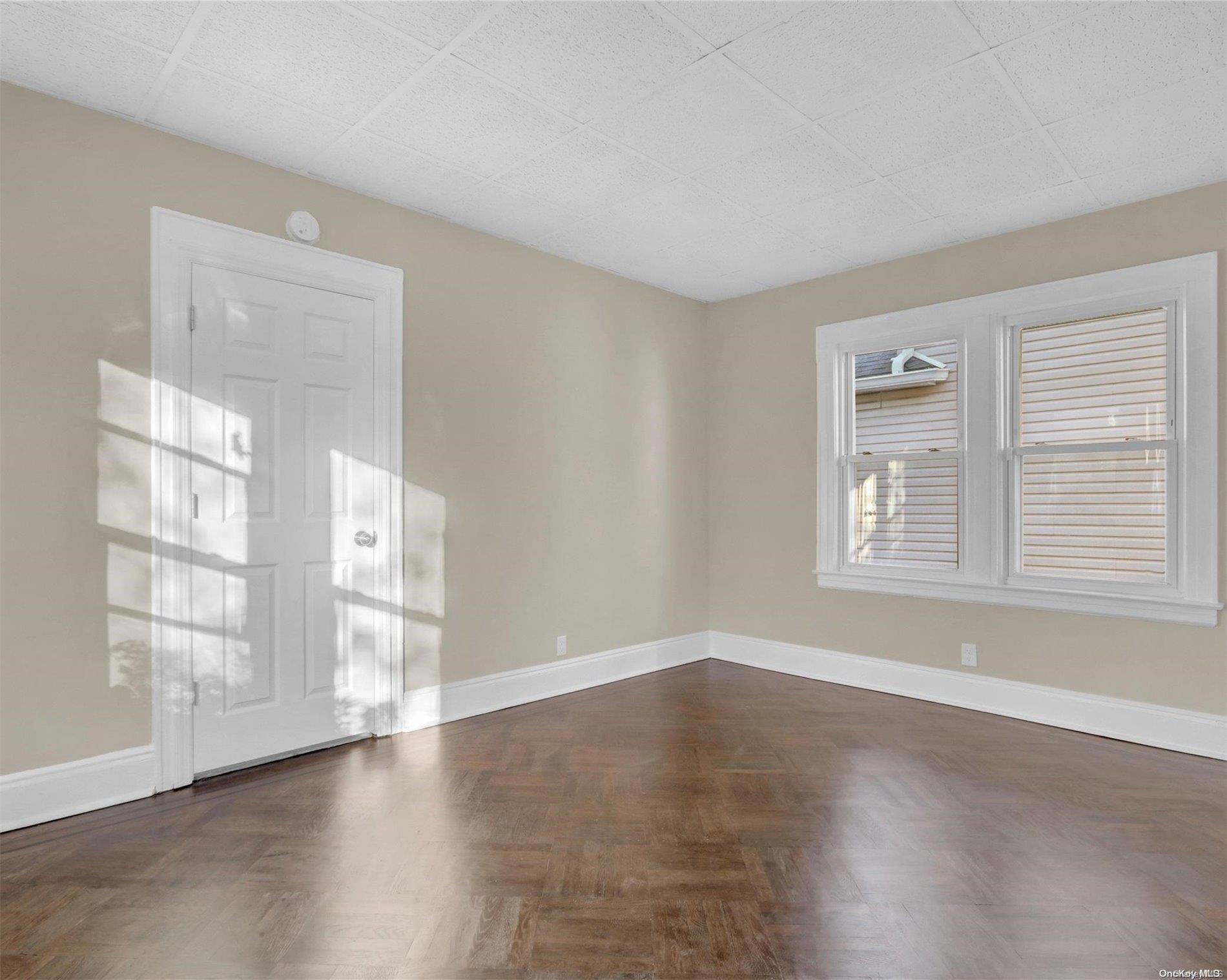 Single Family 226th  Nassau County, NY 11001, MLS-L3588528-6