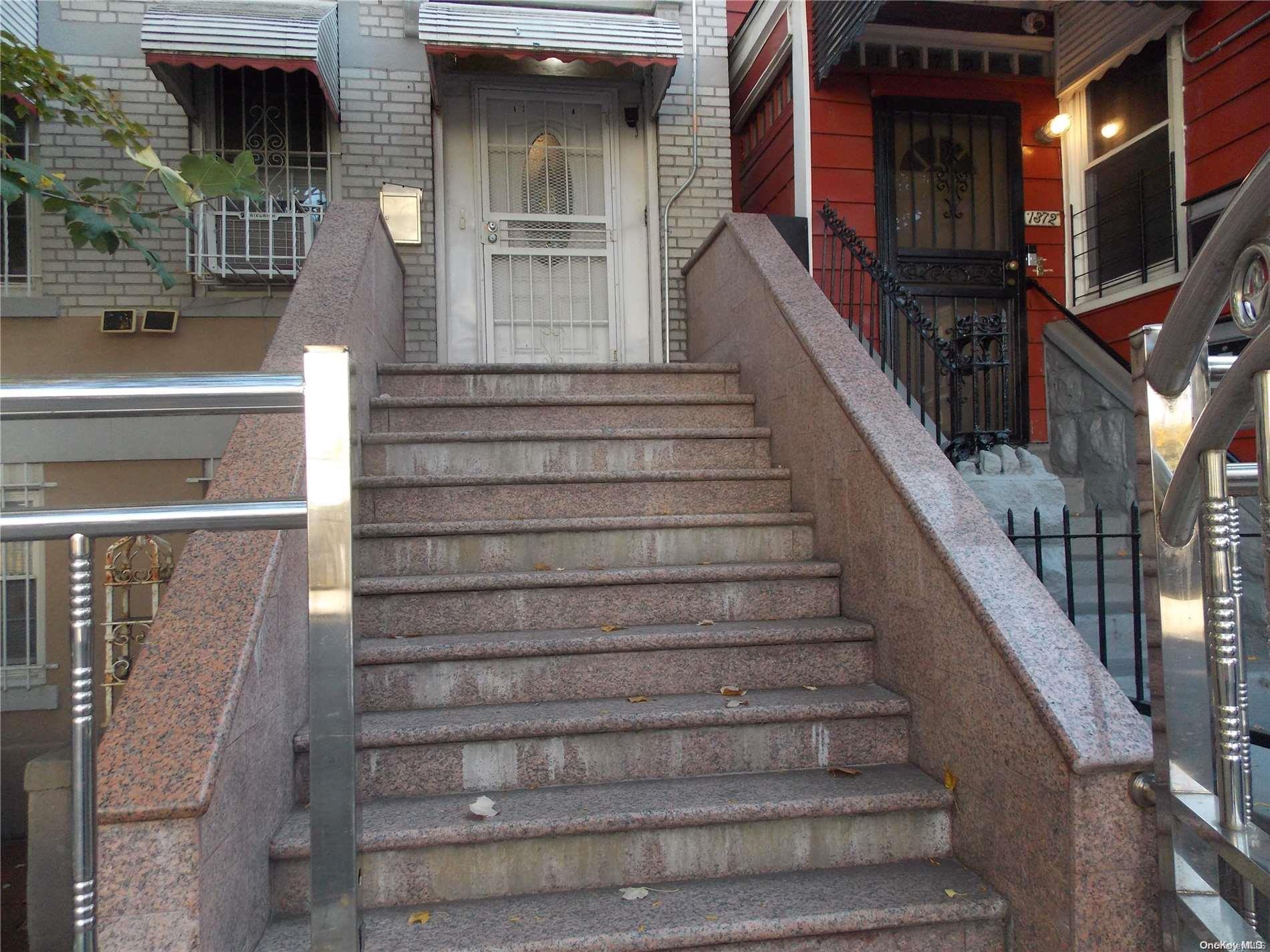 Single Family Lyman  Bronx, NY 10459, MLS-L3588561-18