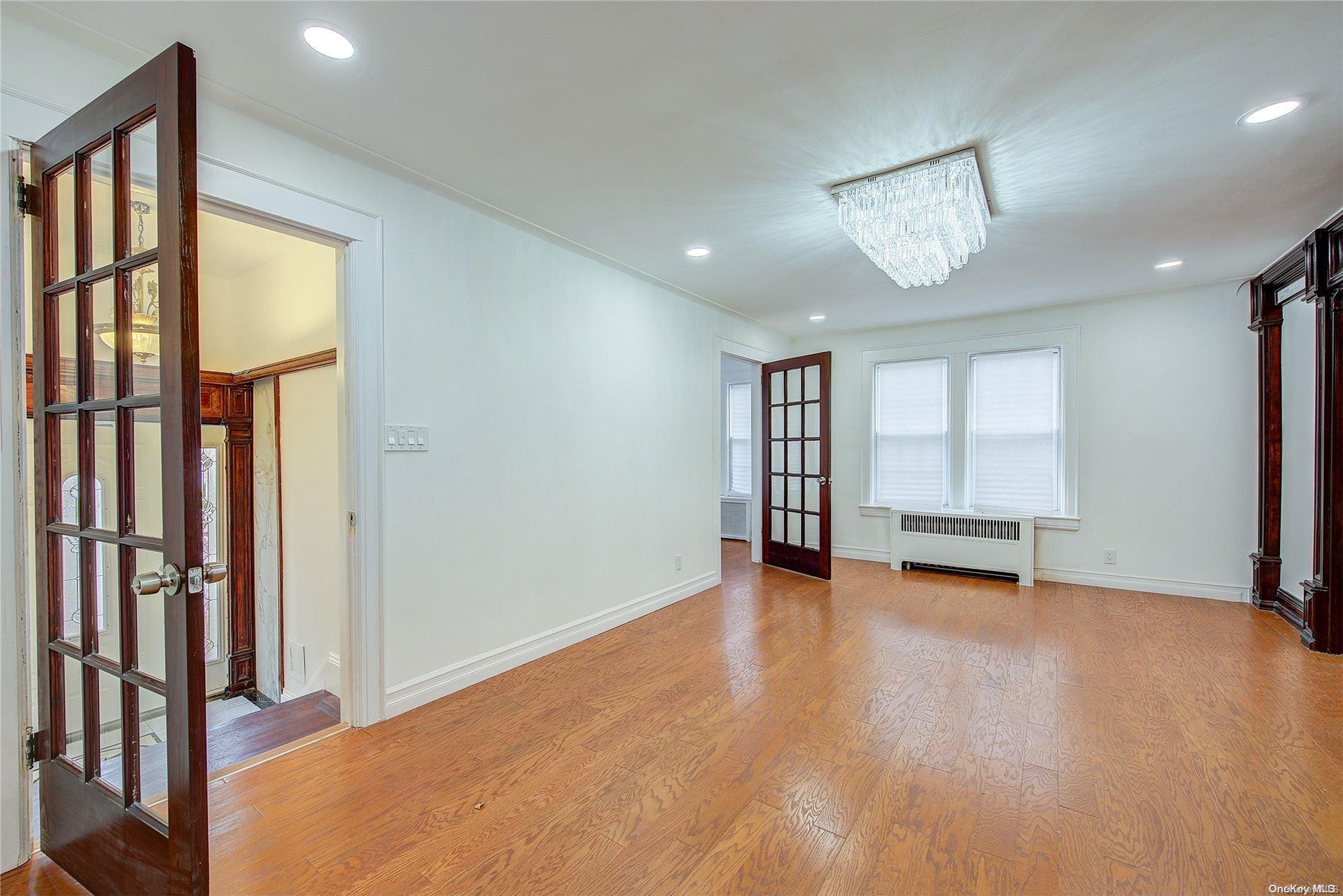 Single Family Fremont  Nassau County, NY 11581, MLS-L3588637-11