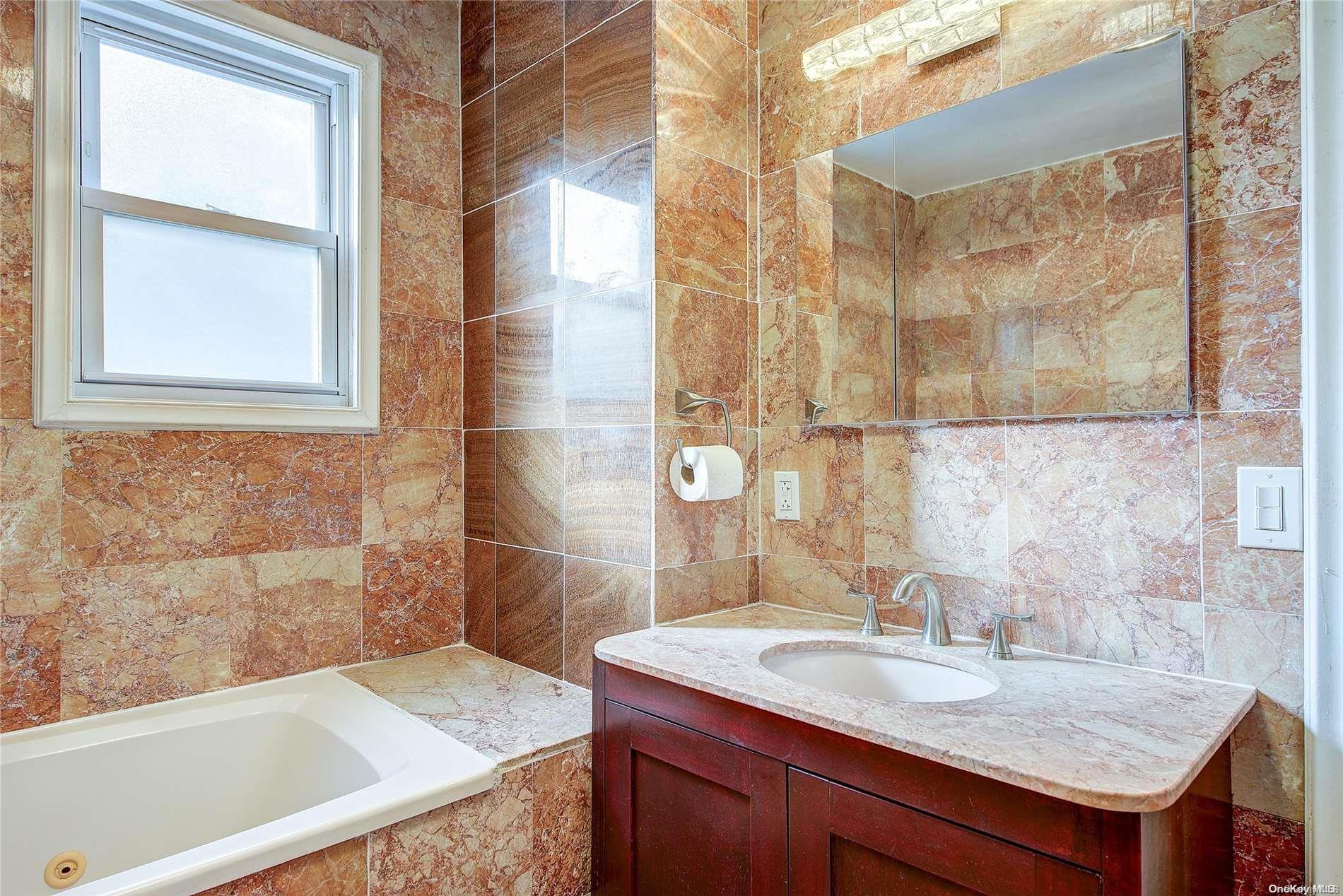 Single Family Fremont  Nassau County, NY 11581, MLS-L3588637-13