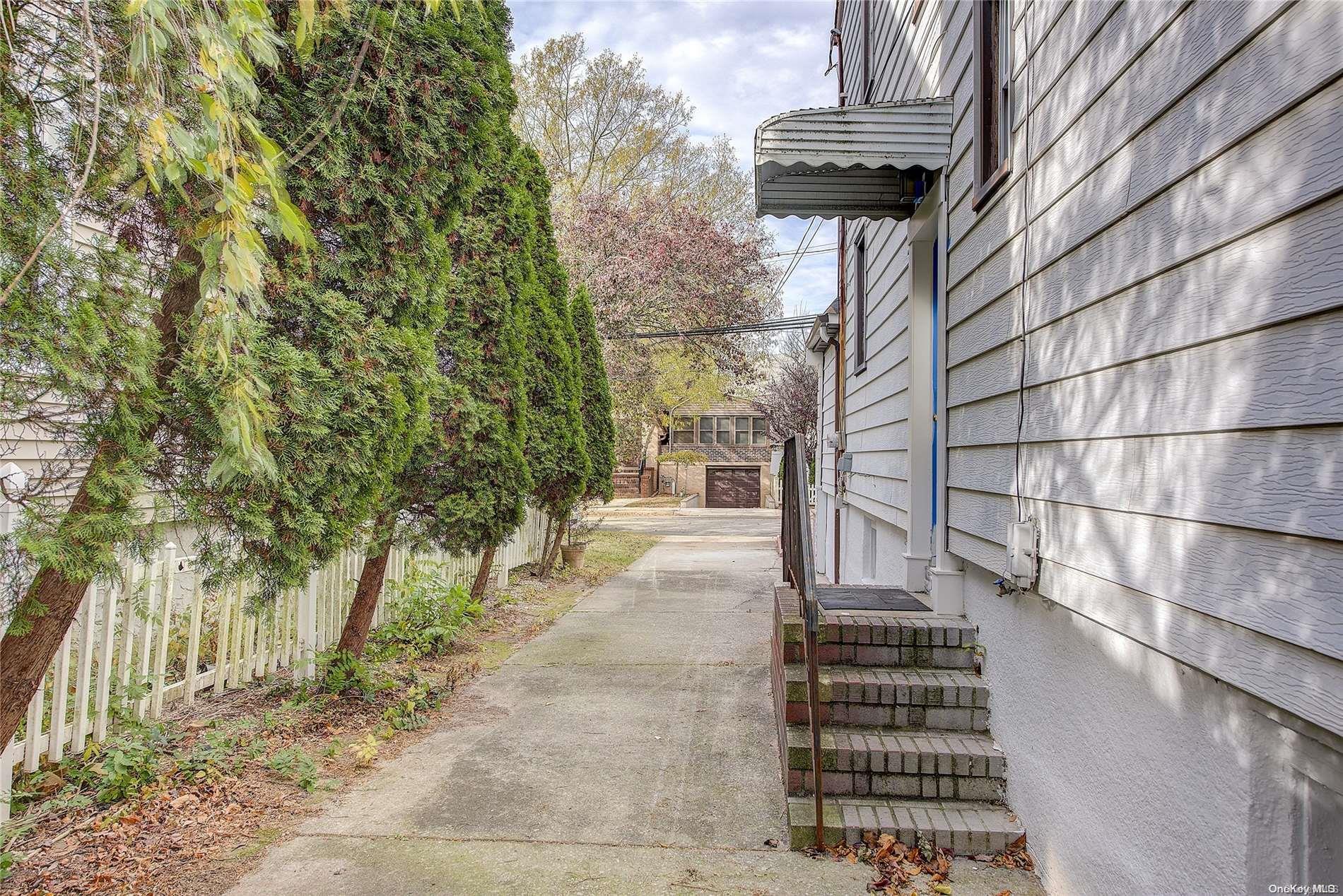 Single Family Fremont  Nassau County, NY 11581, MLS-L3588637-33