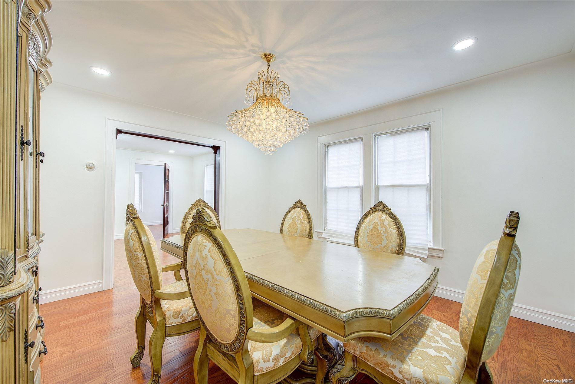 Single Family Fremont  Nassau County, NY 11581, MLS-L3588637-5