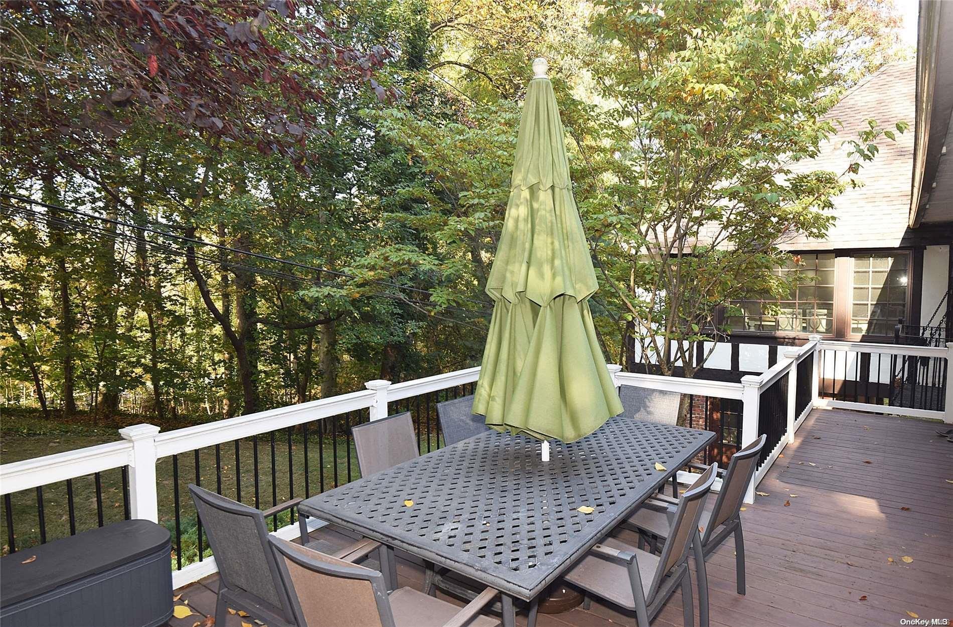 Single Family Manhasset Woods  Nassau County, NY 11030, MLS-L3588900-30