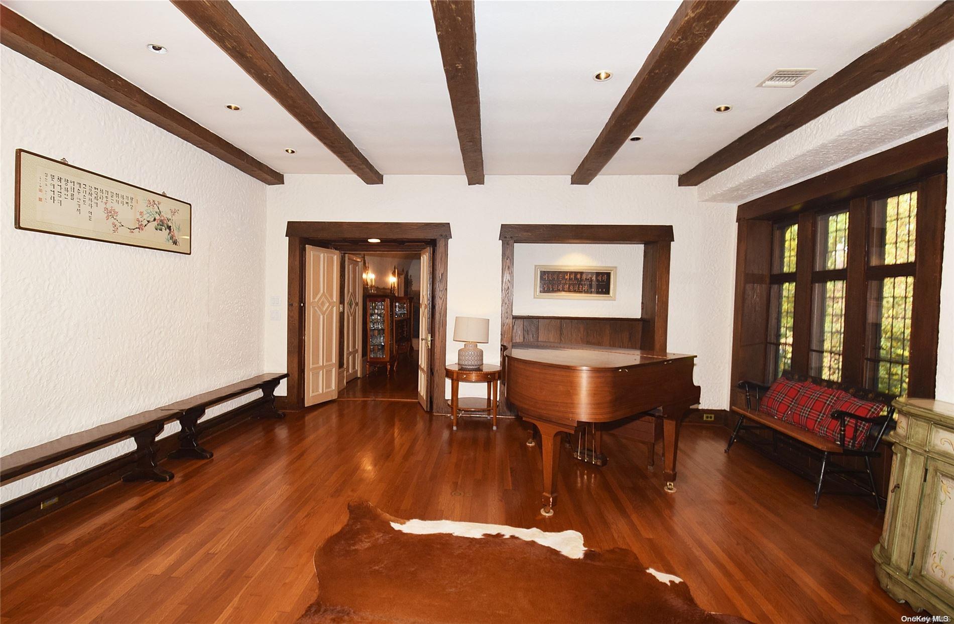 Single Family Manhasset Woods Nassau County, NY 11030, MLS-L3588900-7