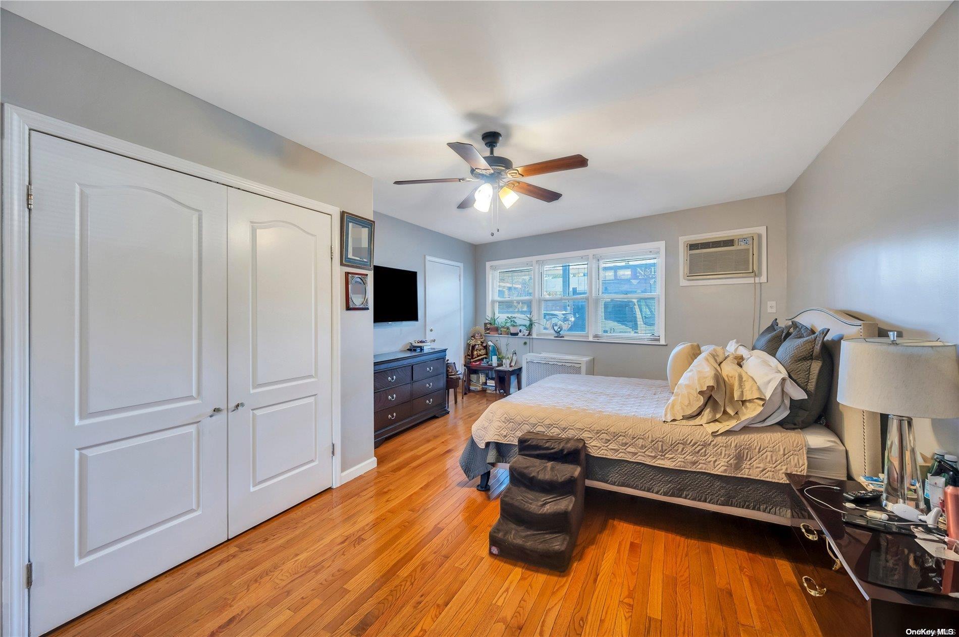 Single Family Liberty  Queens, NY 11417, MLS-L3589115-11