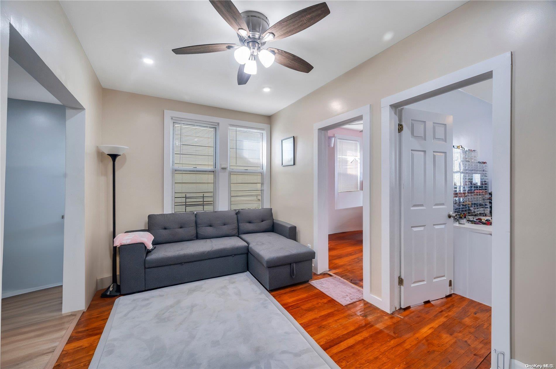 Single Family Liberty  Queens, NY 11417, MLS-L3589115-20