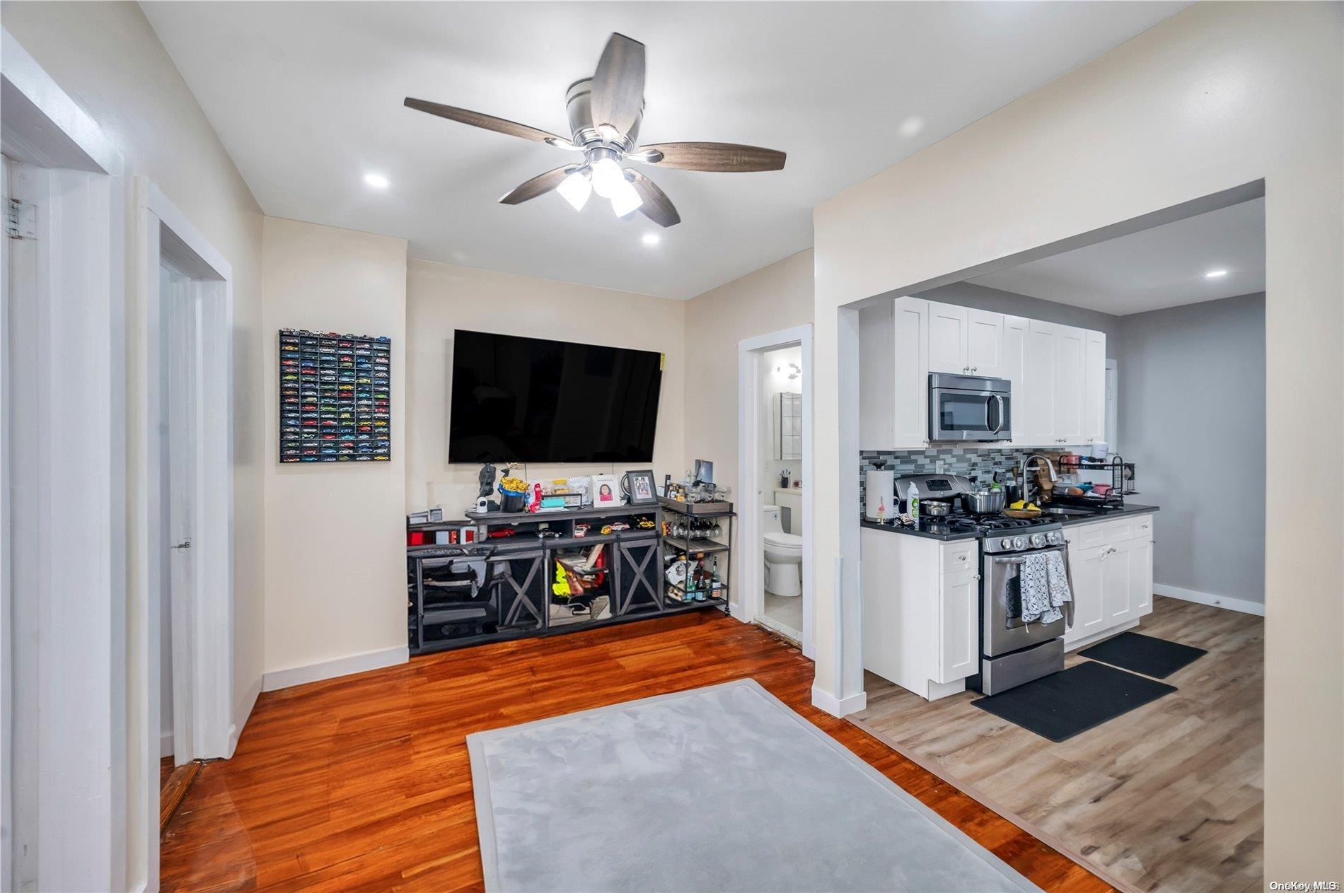 Single Family Liberty  Queens, NY 11417, MLS-L3589115-21