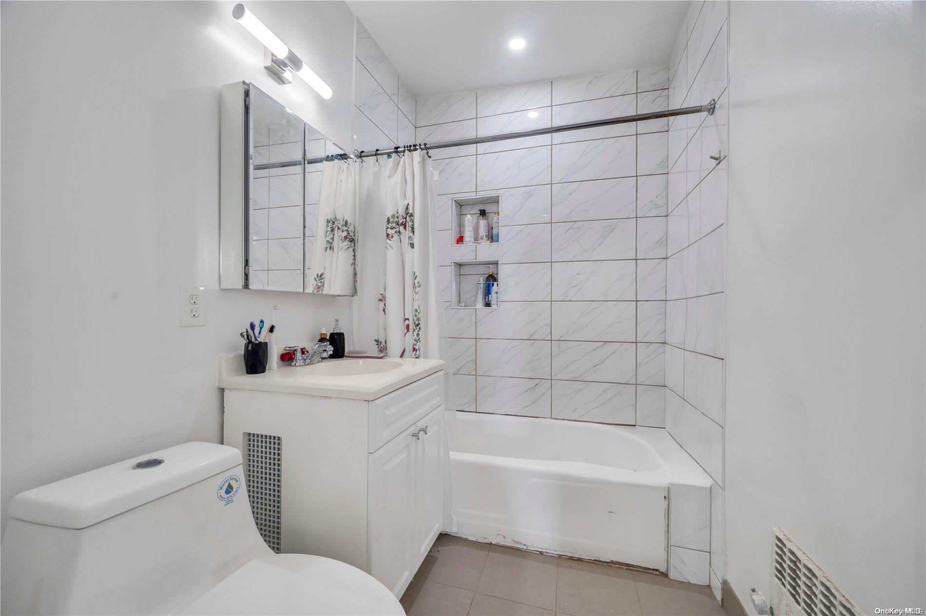 Single Family Liberty  Queens, NY 11417, MLS-L3589115-24