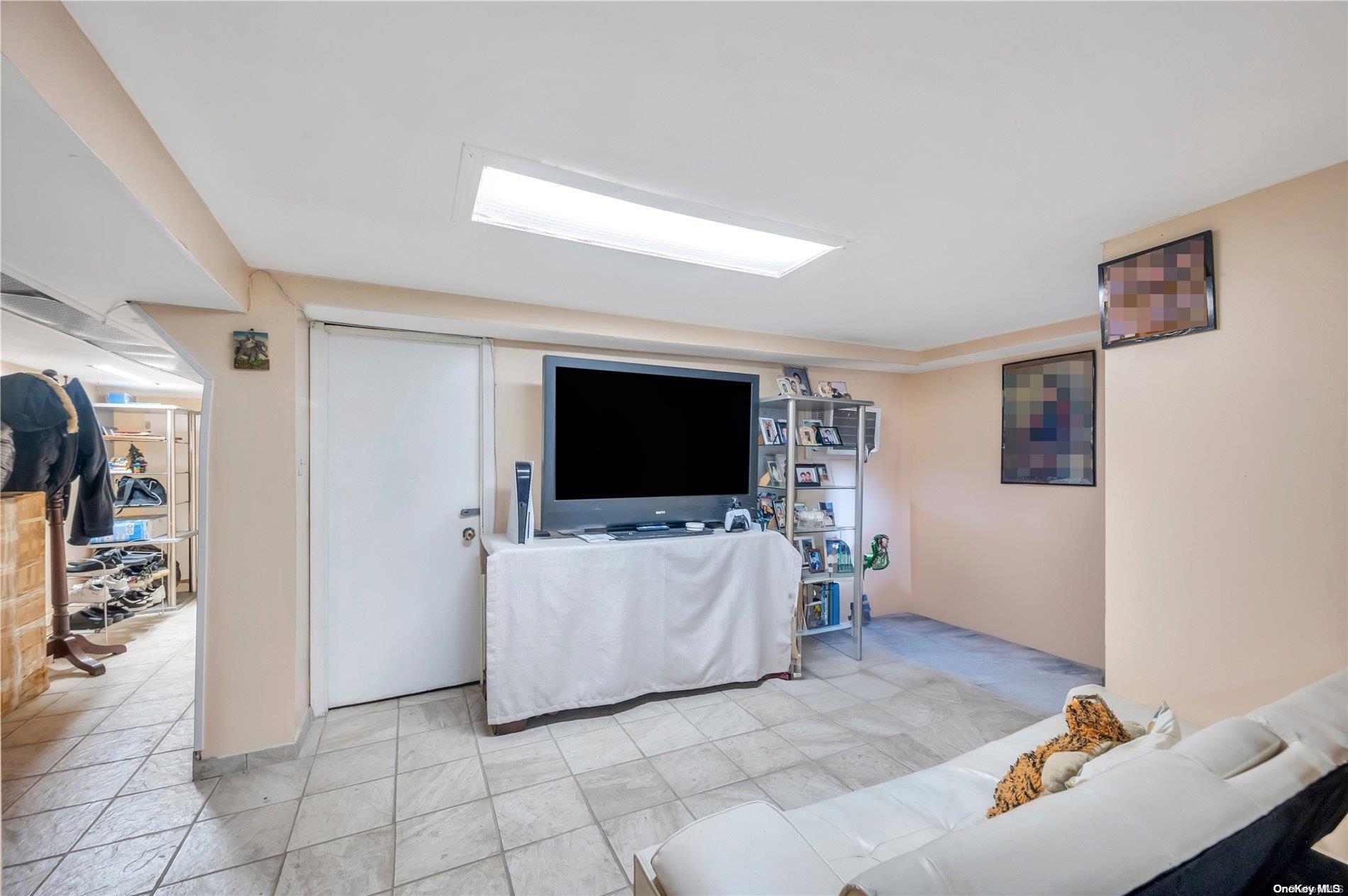 Single Family Liberty  Queens, NY 11417, MLS-L3589115-28