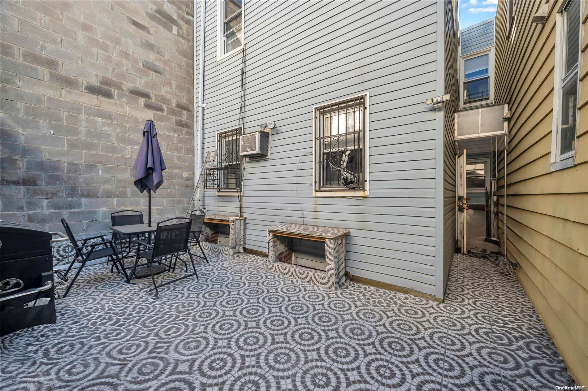 Single Family Liberty  Queens, NY 11417, MLS-L3589115-33