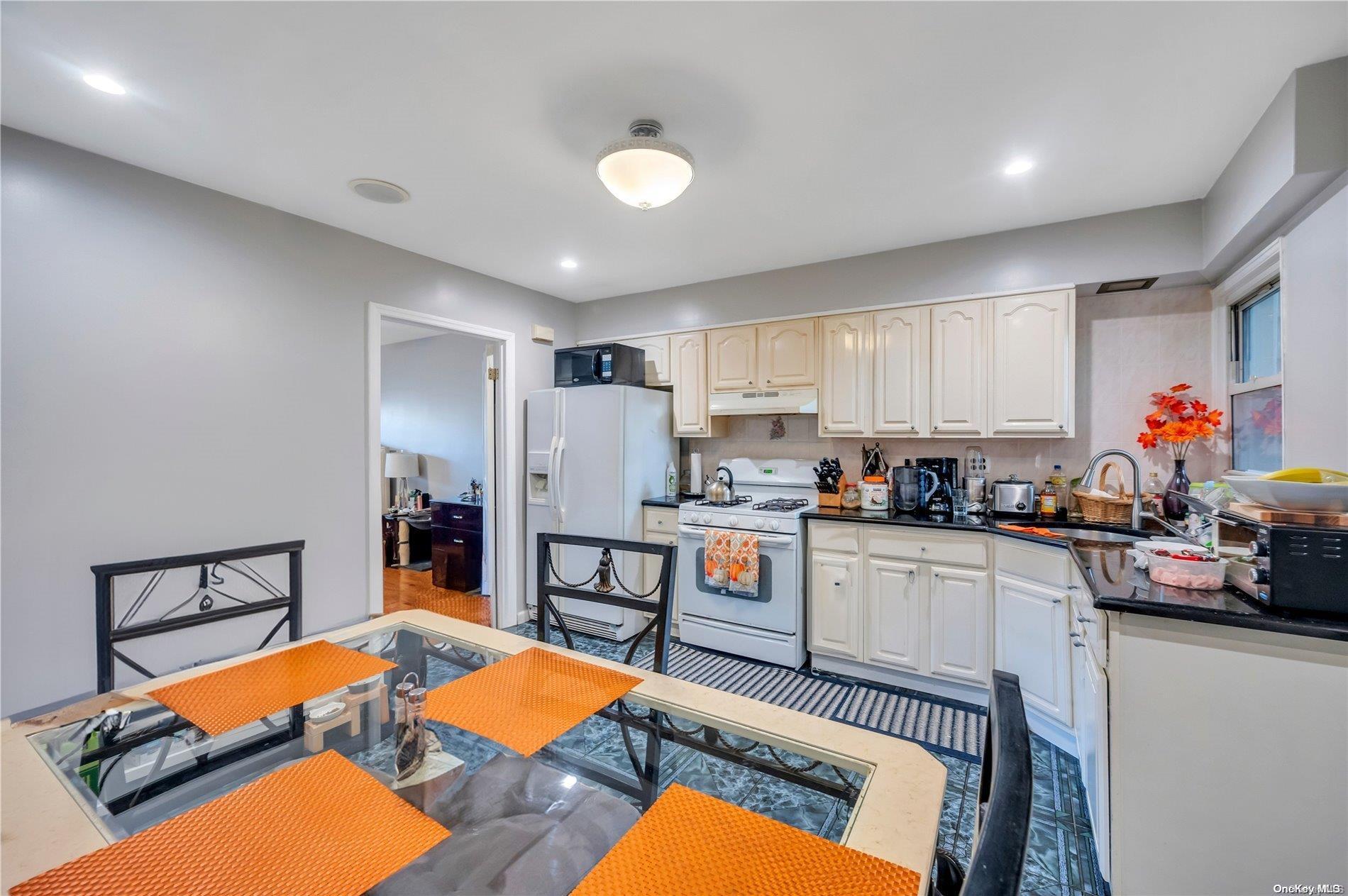 Single Family Liberty  Queens, NY 11417, MLS-L3589115-6
