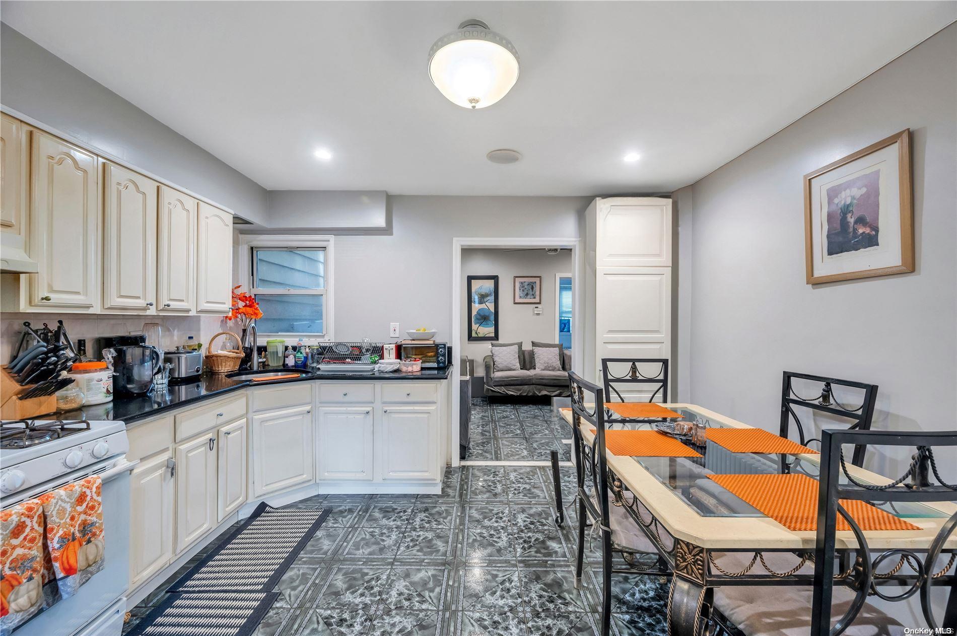 Single Family Liberty  Queens, NY 11417, MLS-L3589115-8