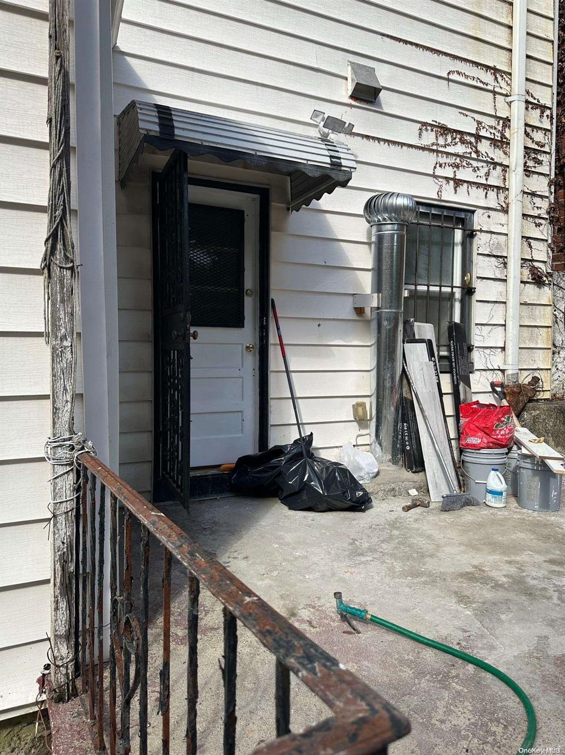 Single Family 72nd  Queens, NY 11377, MLS-L3589212-14