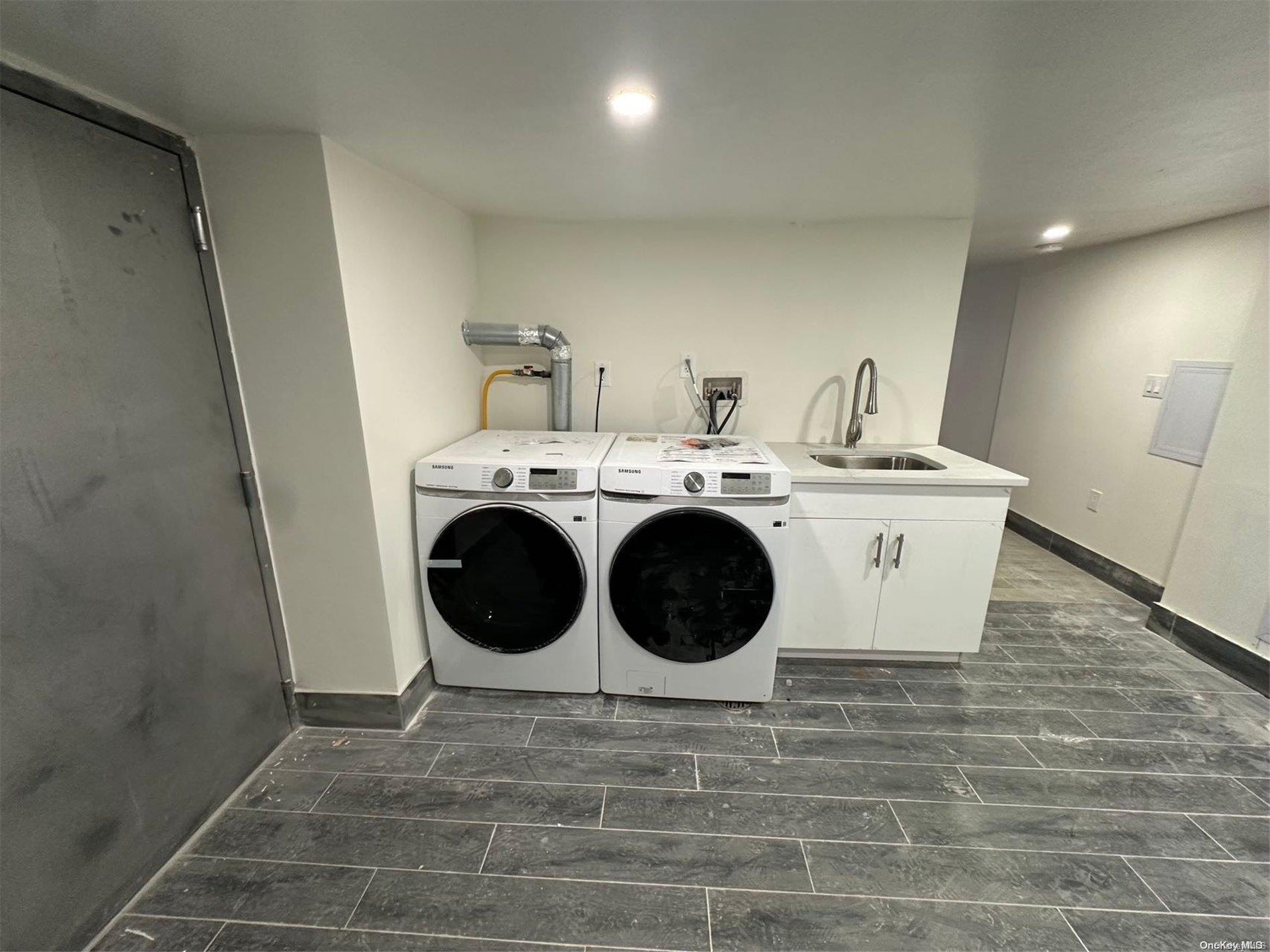 Single Family 72nd  Queens, NY 11377, MLS-L3589212-8