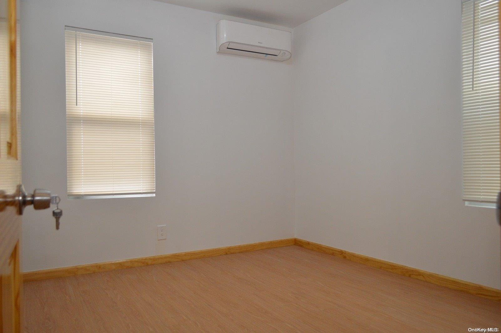 Single Family 47th  Queens, NY 11377, MLS-L3589449-5