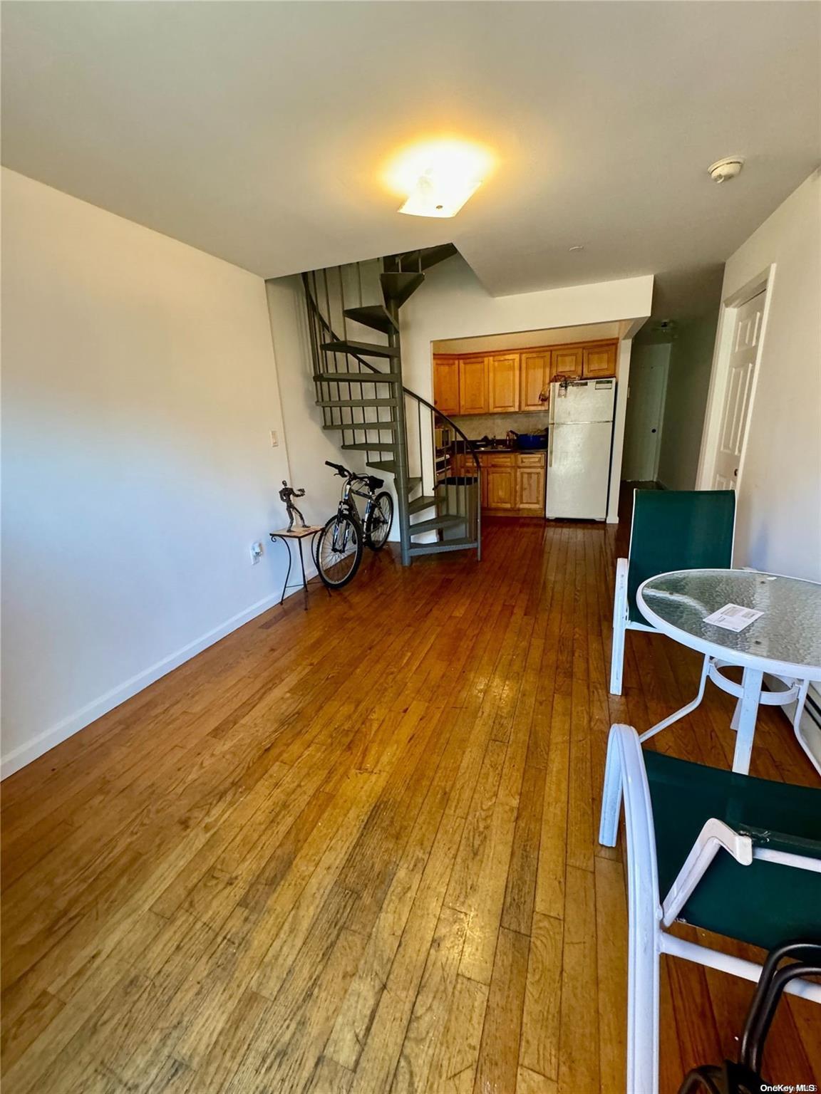Single Family Junction  Queens, NY 11372, MLS-L3589961-12
