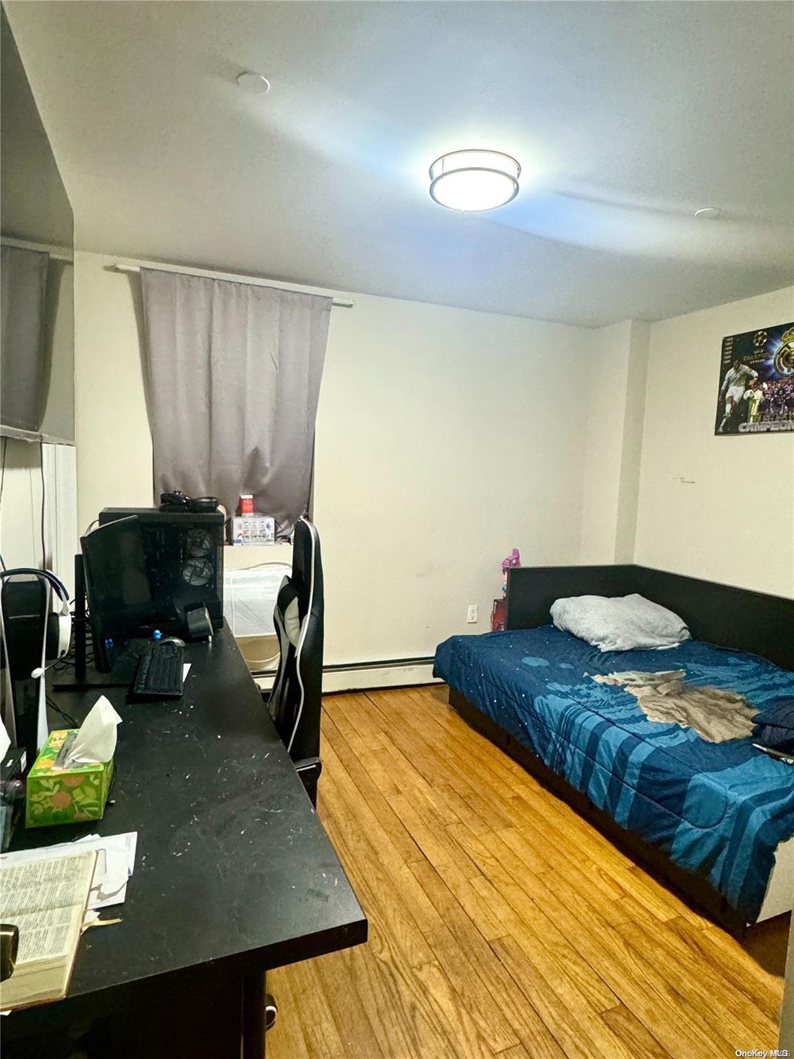 Single Family Junction  Queens, NY 11372, MLS-L3589961-4
