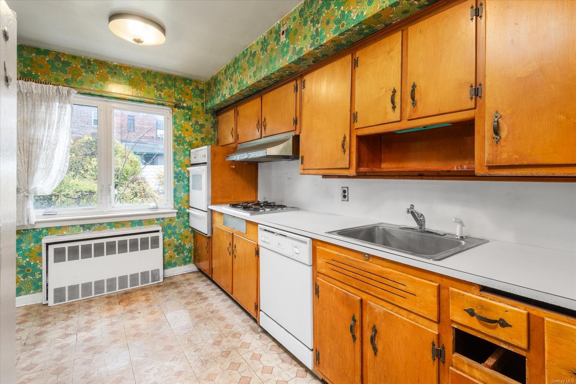 Single Family 74th  Queens, NY 11375, MLS-L3590056-9