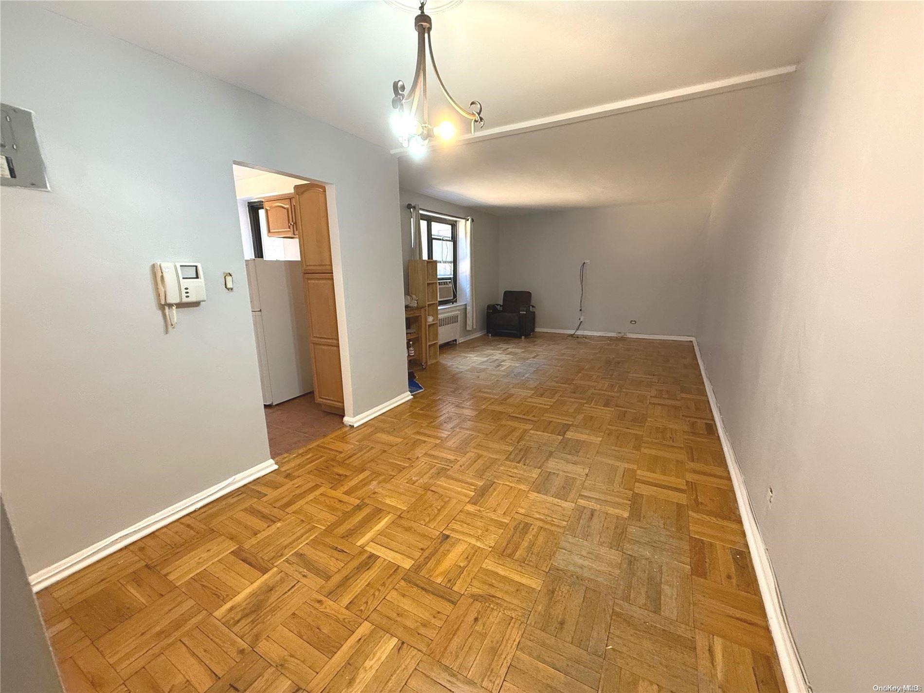 Coop 90  Queens, NY 11369, MLS-L3590057-2