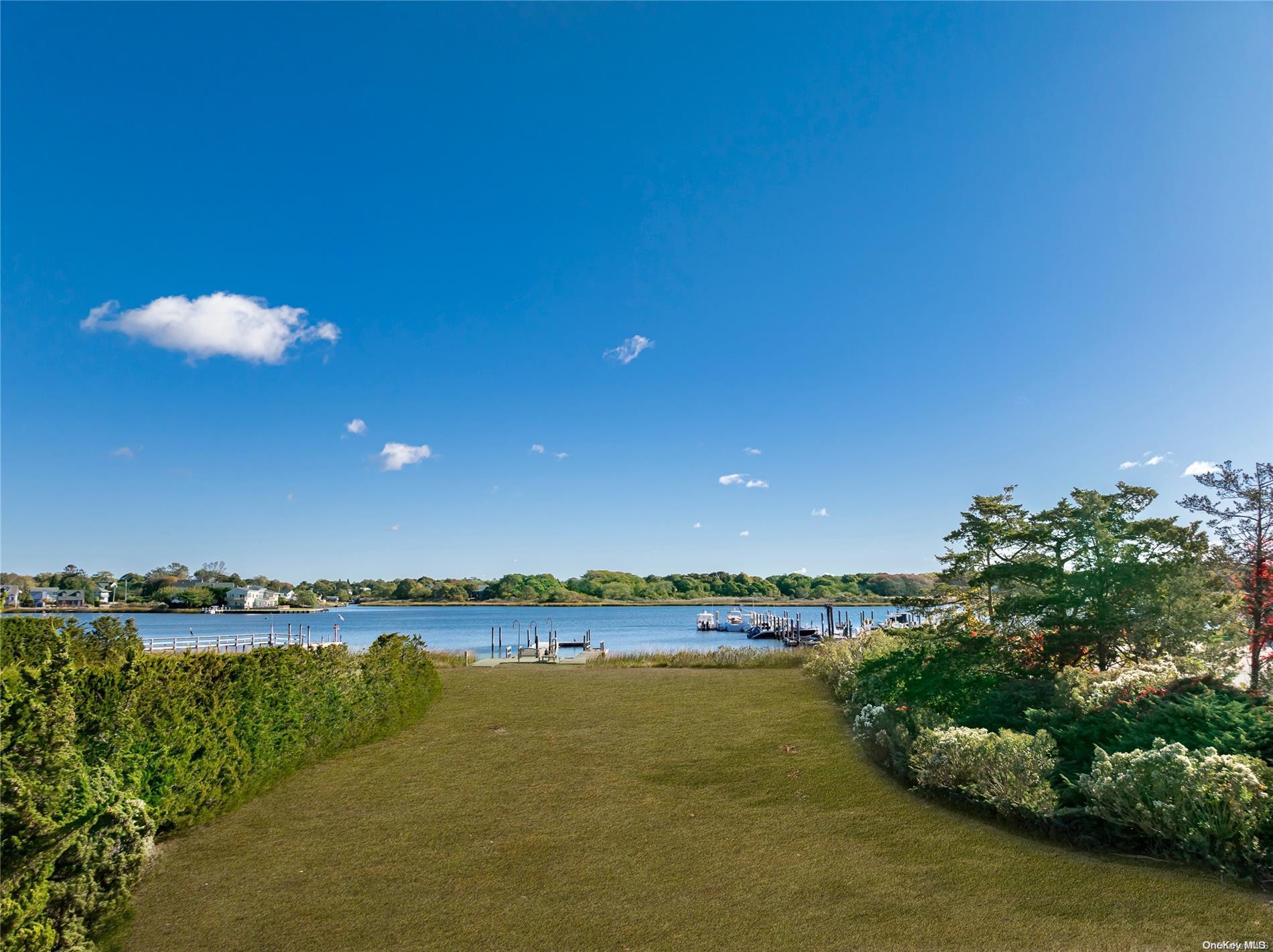 Single Family Little Neck  Suffolk County, NY 11968, MLS-L3590121-4