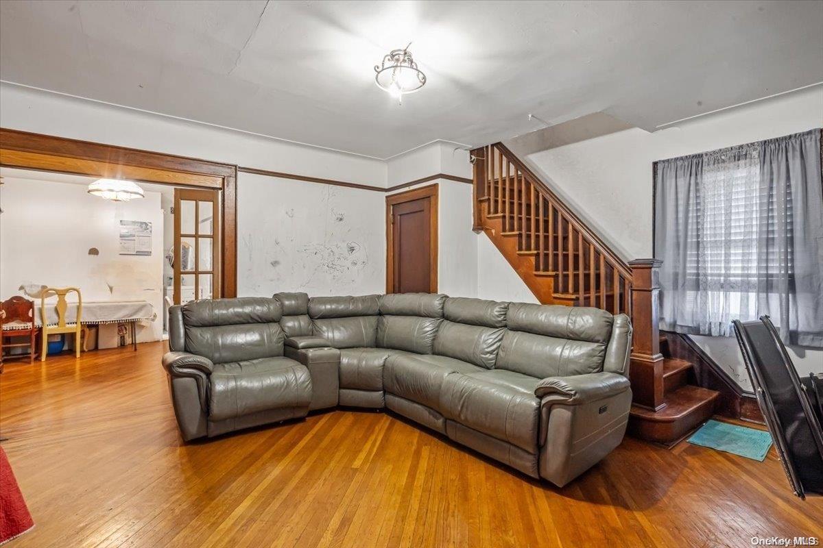 Single Family 223rd  Queens, NY 11429, MLS-L3590136-16